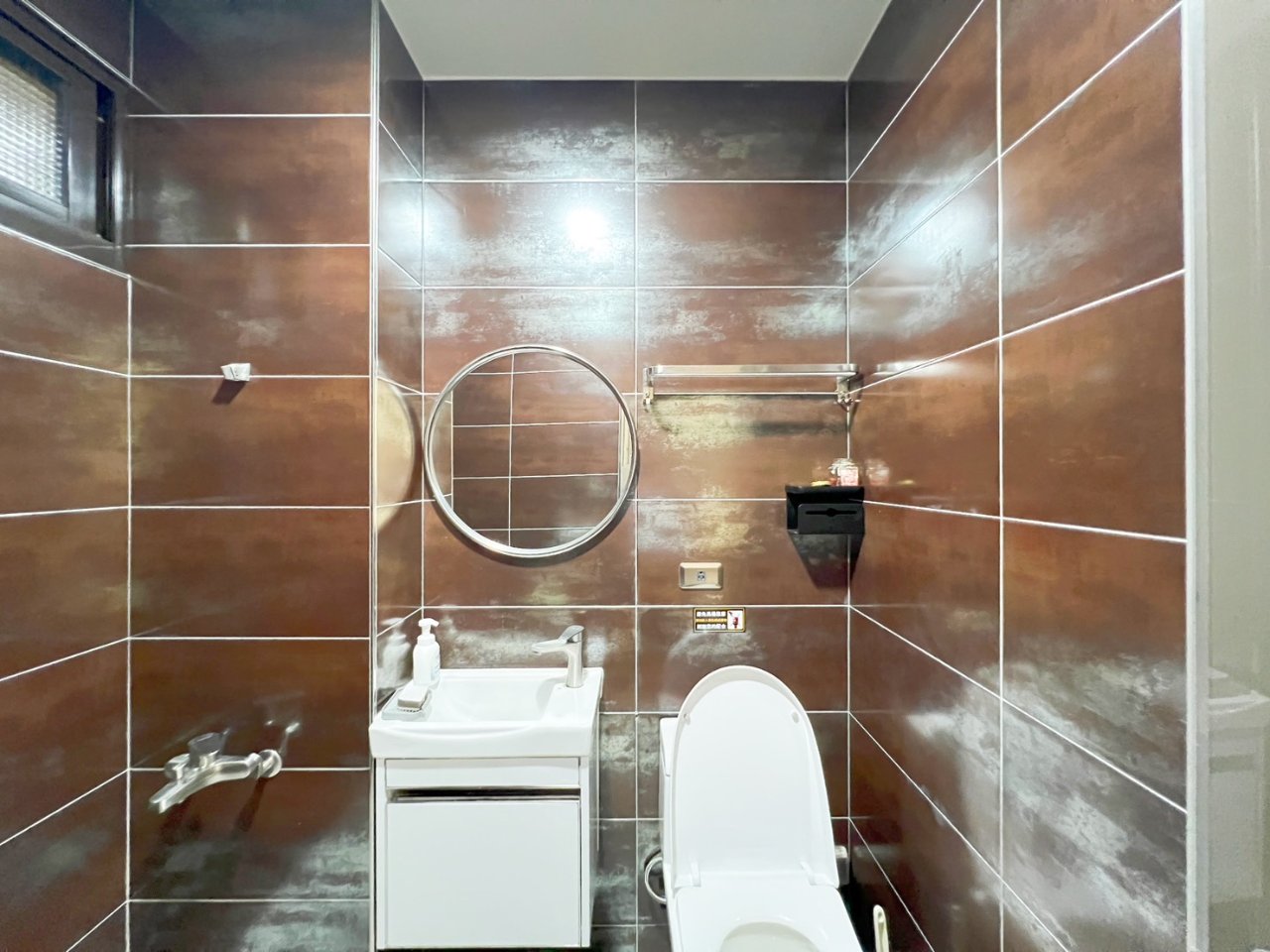 台中西區 4房 透天厝 室內照片