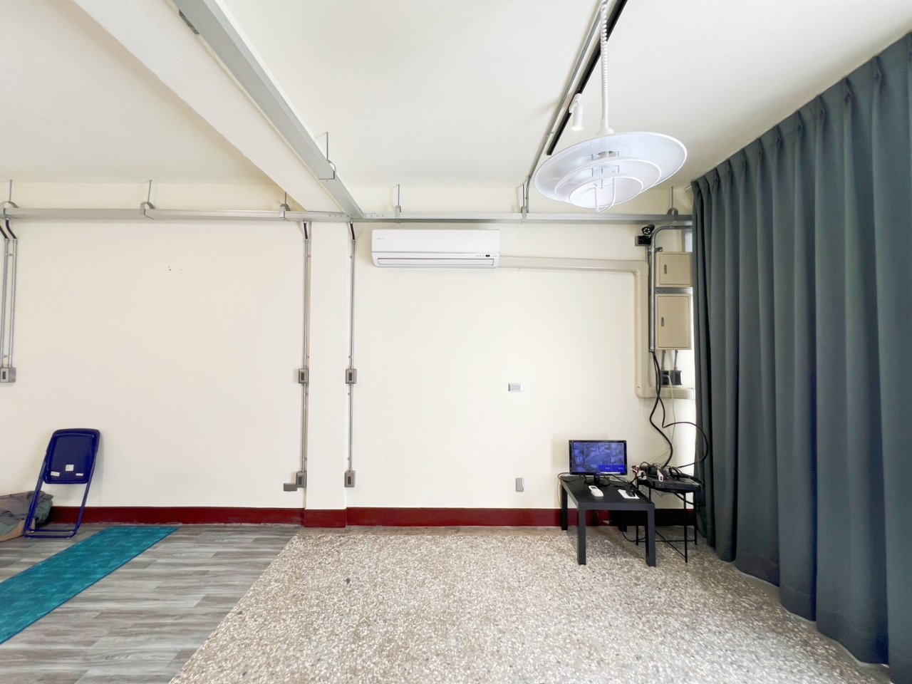 台中西區 4房 透天厝 室內照片