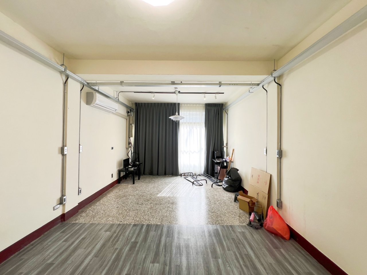 台中西區 4房 透天厝 室內照片