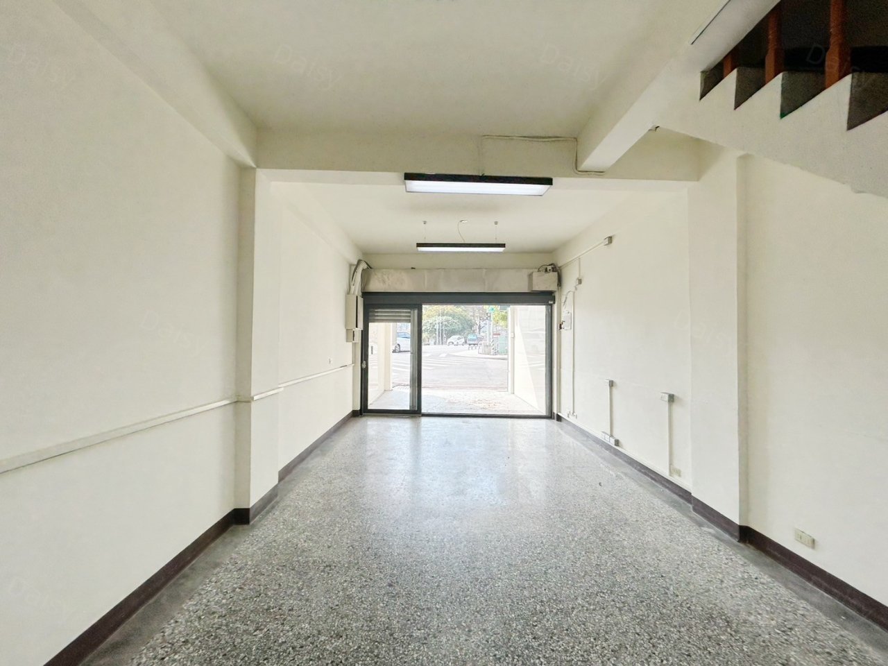 台中西區 2房 透天厝 客廳