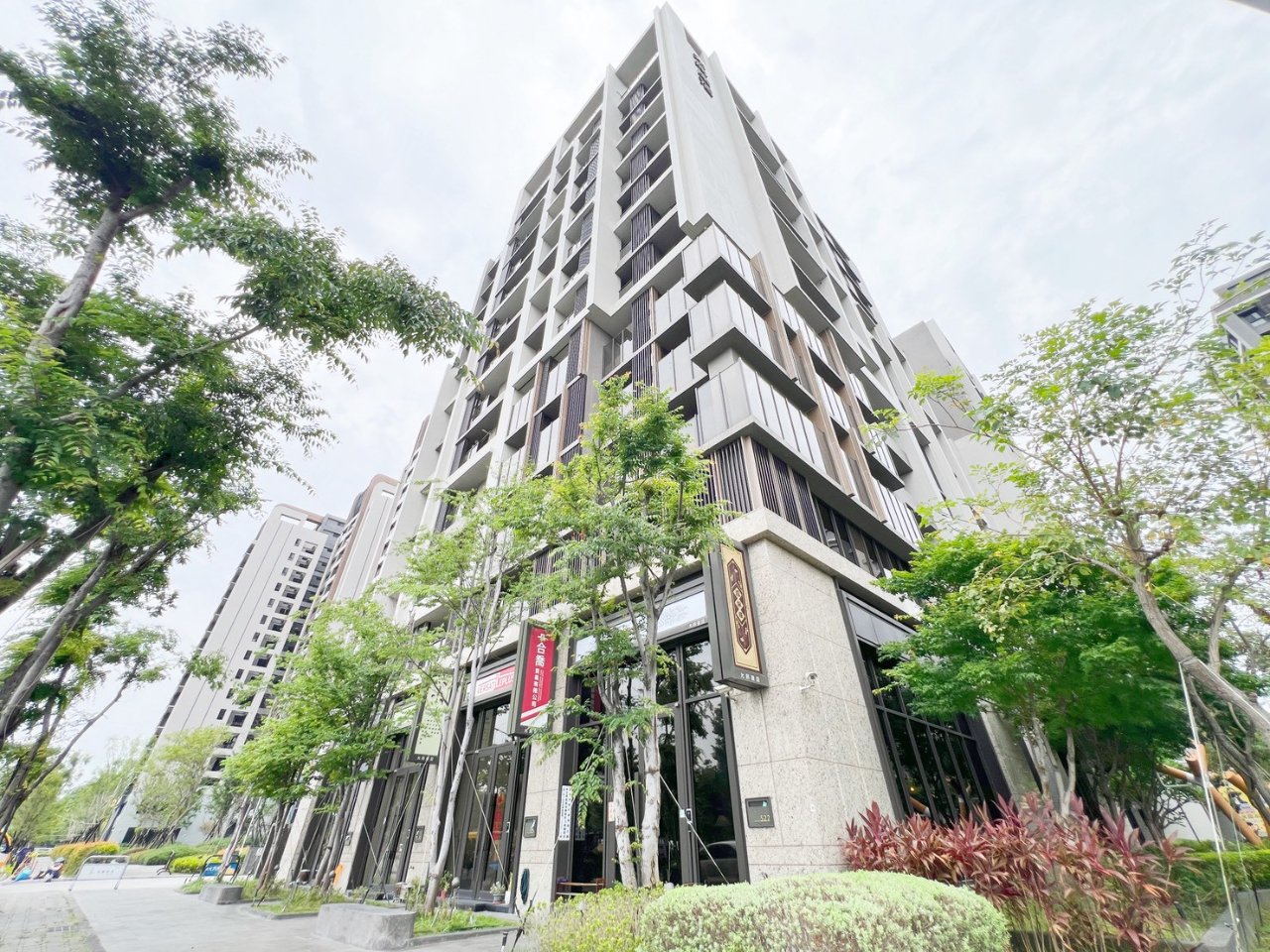 台中大里區 康橋河畔康活 2房 客廳