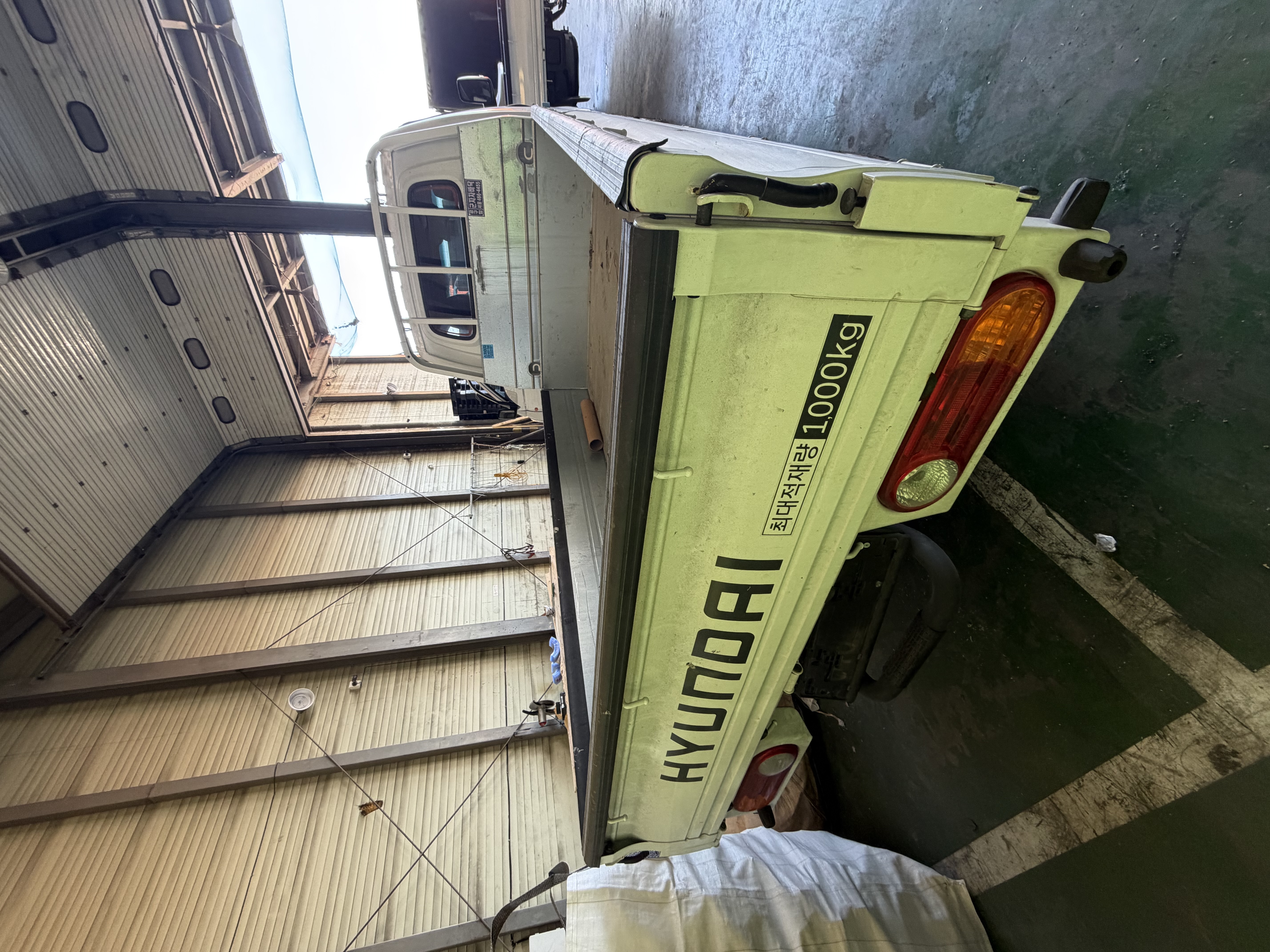 Hyundai Porter 2 Used Car Export Success Story – 1-ton Truck Value Proven in the Global Market - Image 1