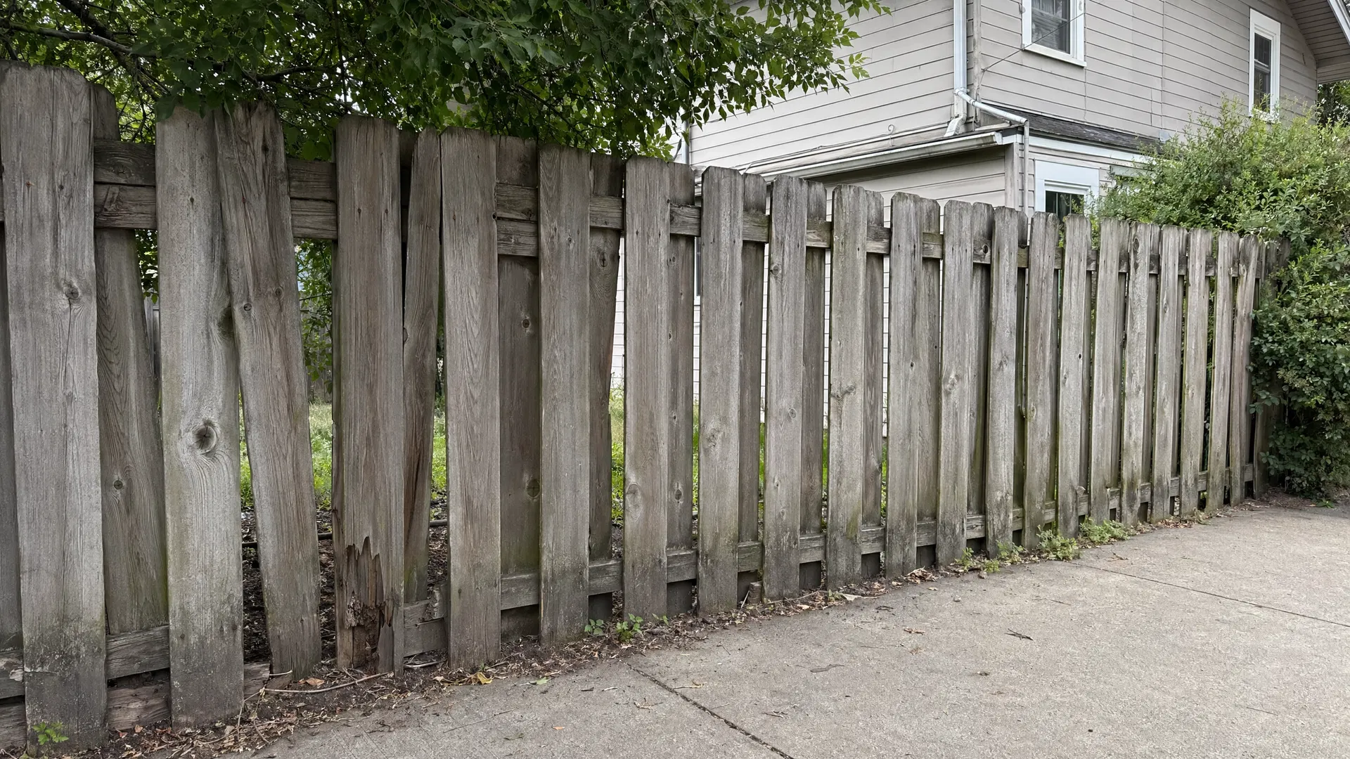 Contemporary Horizontal Fence - Before