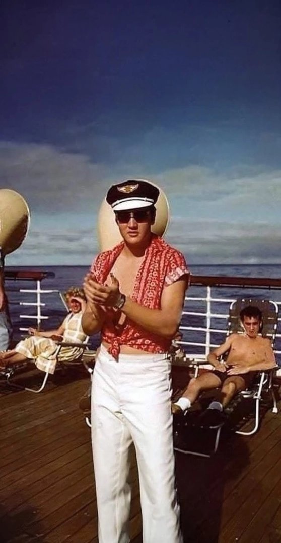 Elvis Presley photo