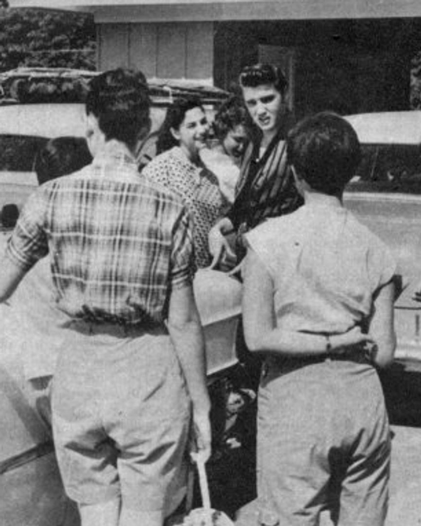 Elvis Presley photo