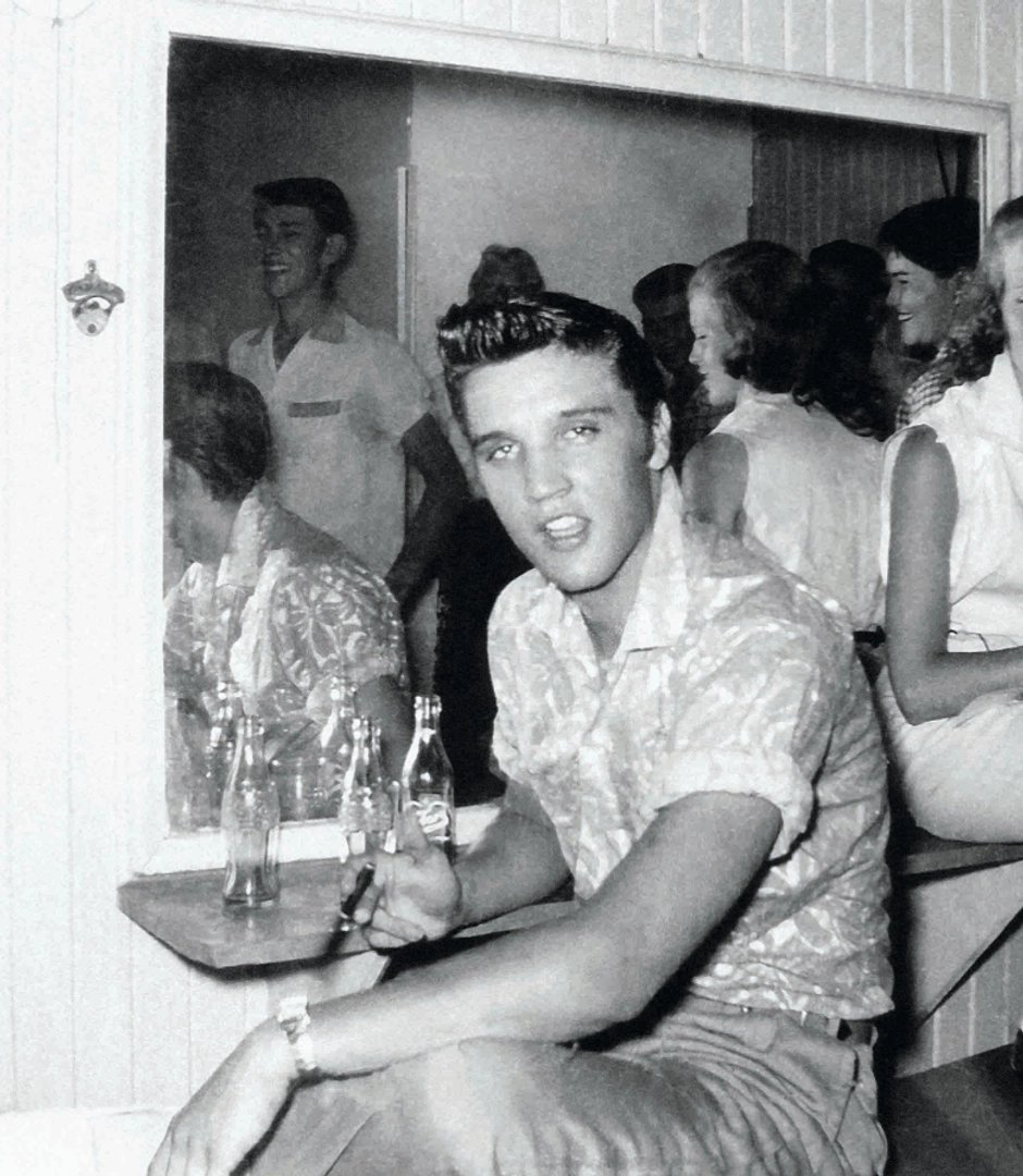 Elvis Presley photo