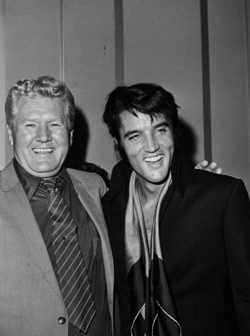 Elvis Presley photo