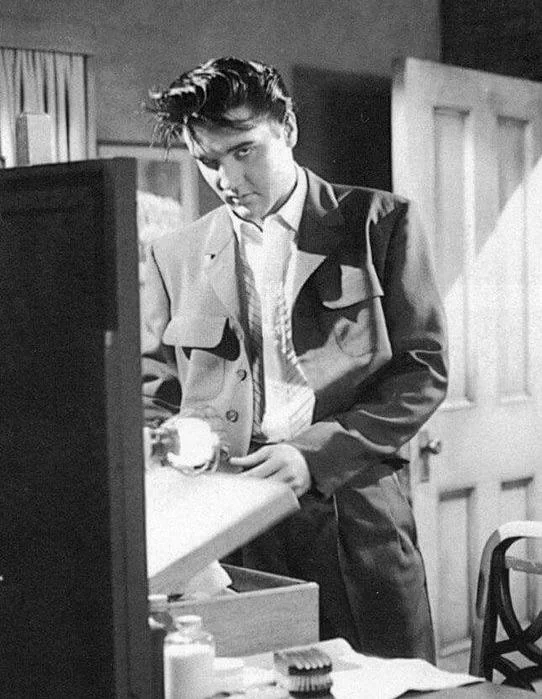 Elvis Presley photo