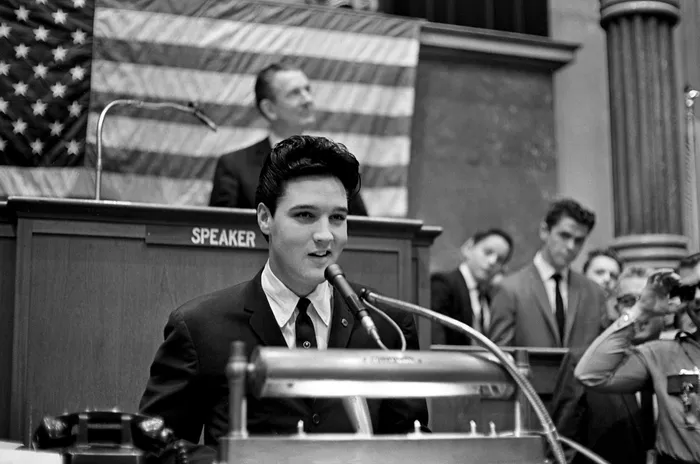 Elvis Presley photo