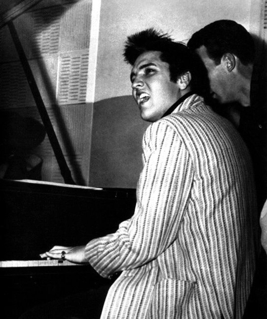 Elvis Presley photo