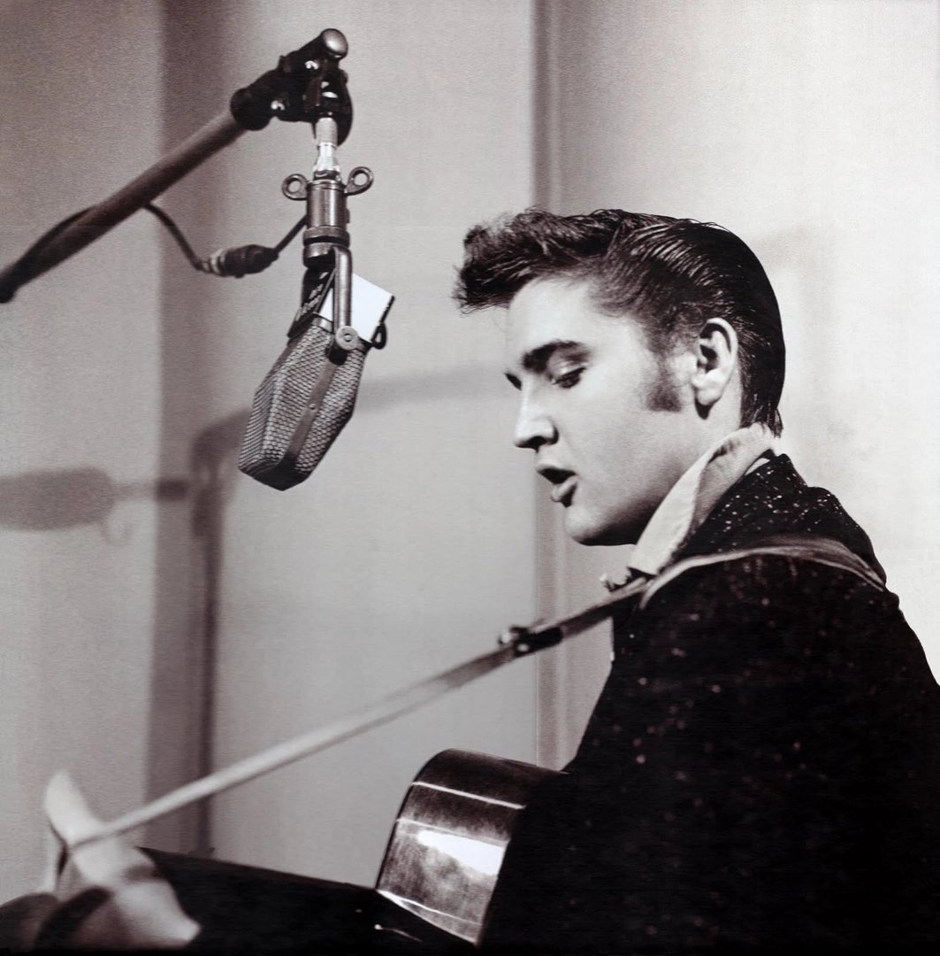 Elvis Presley photo
