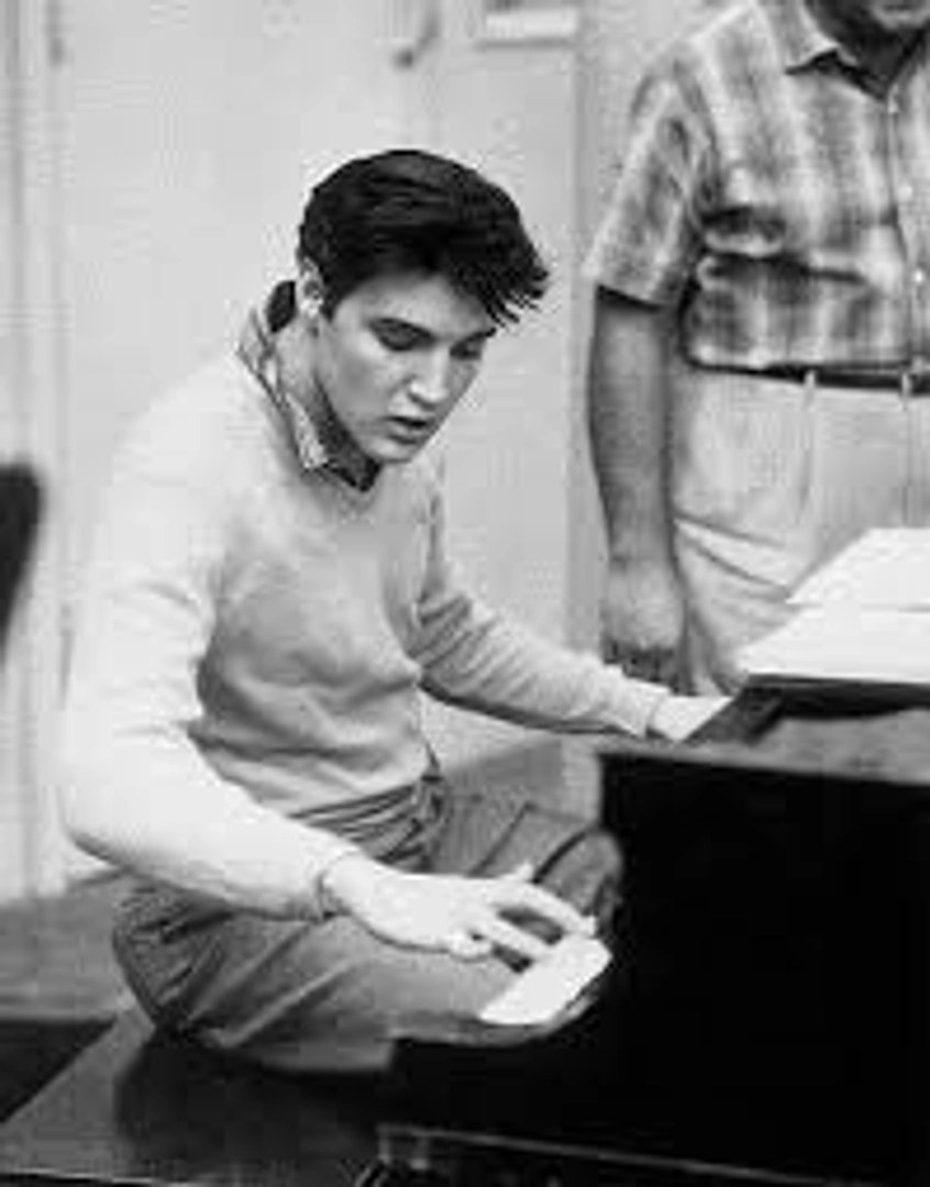 Elvis Presley photo