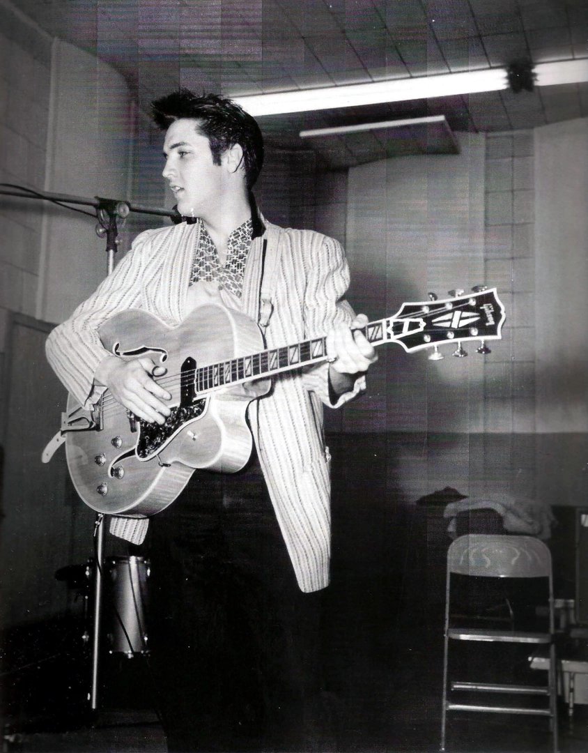 Elvis Presley photo
