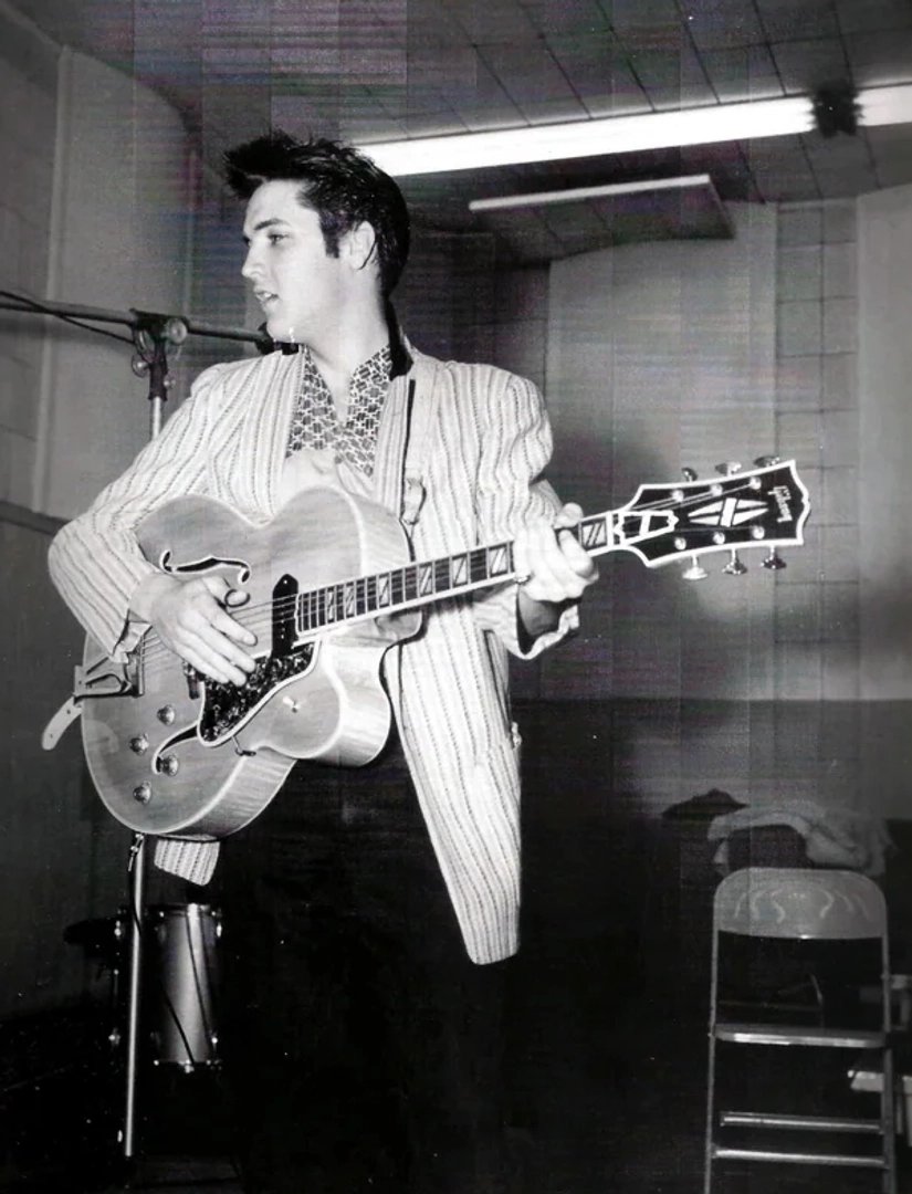 Elvis Presley photo