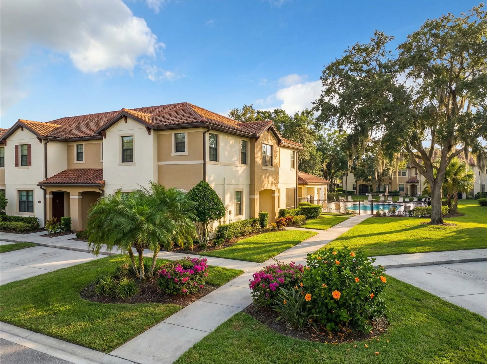 Condominium townhome community in Orange Park FL with pool and landscaping