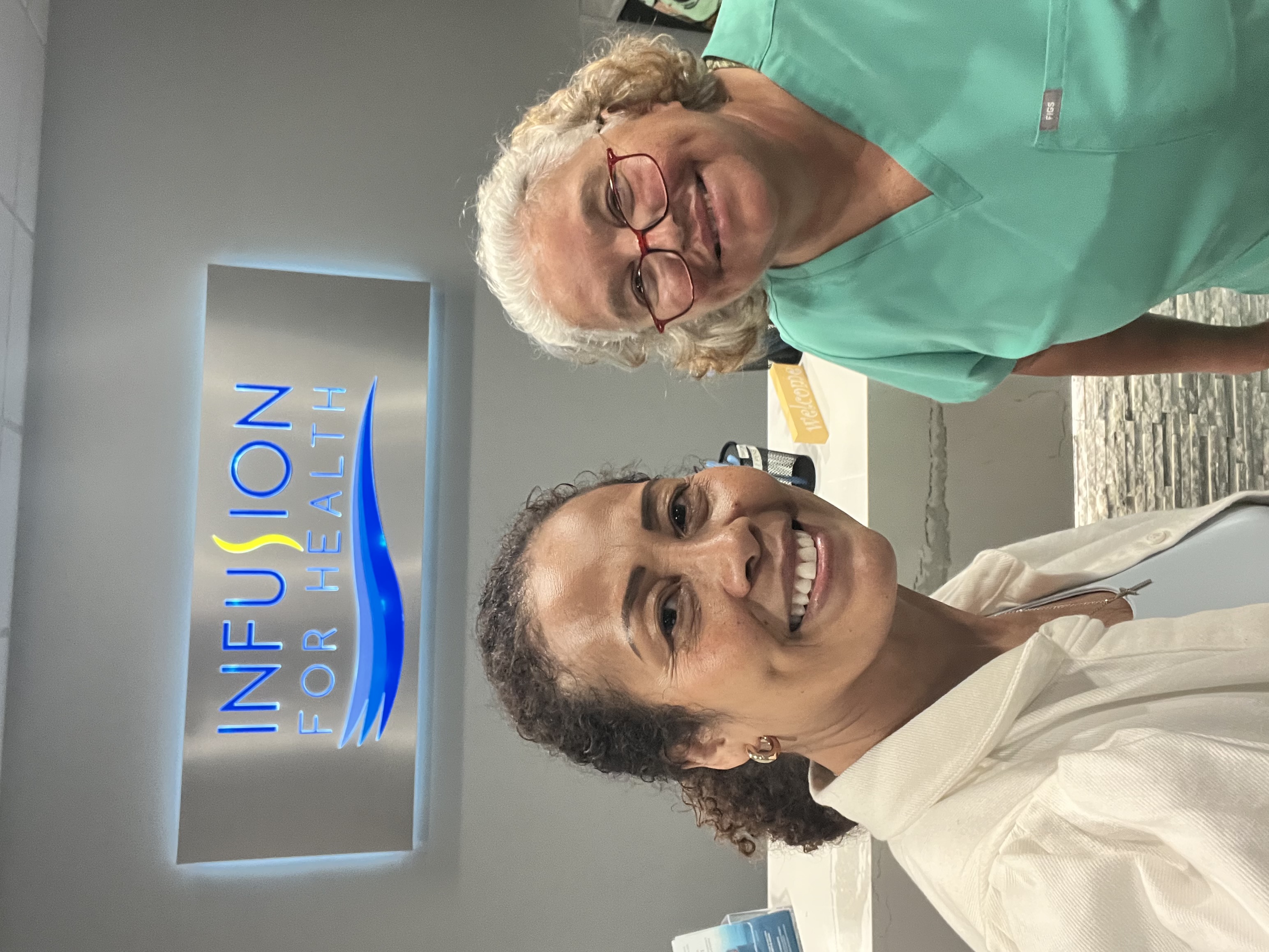 Bunt selfie by Lisa Johnson