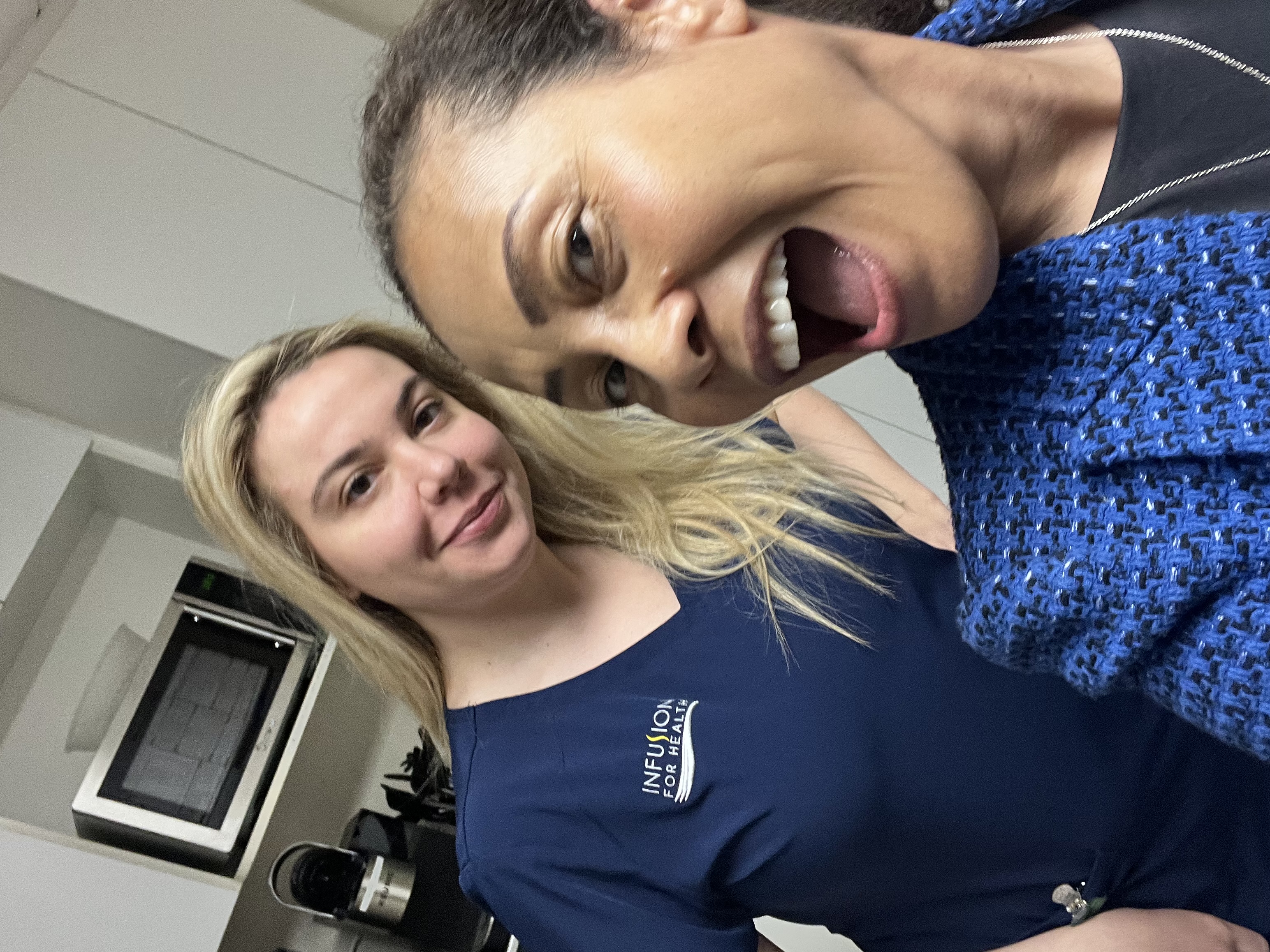 Bunt selfie by Lisa Johnson