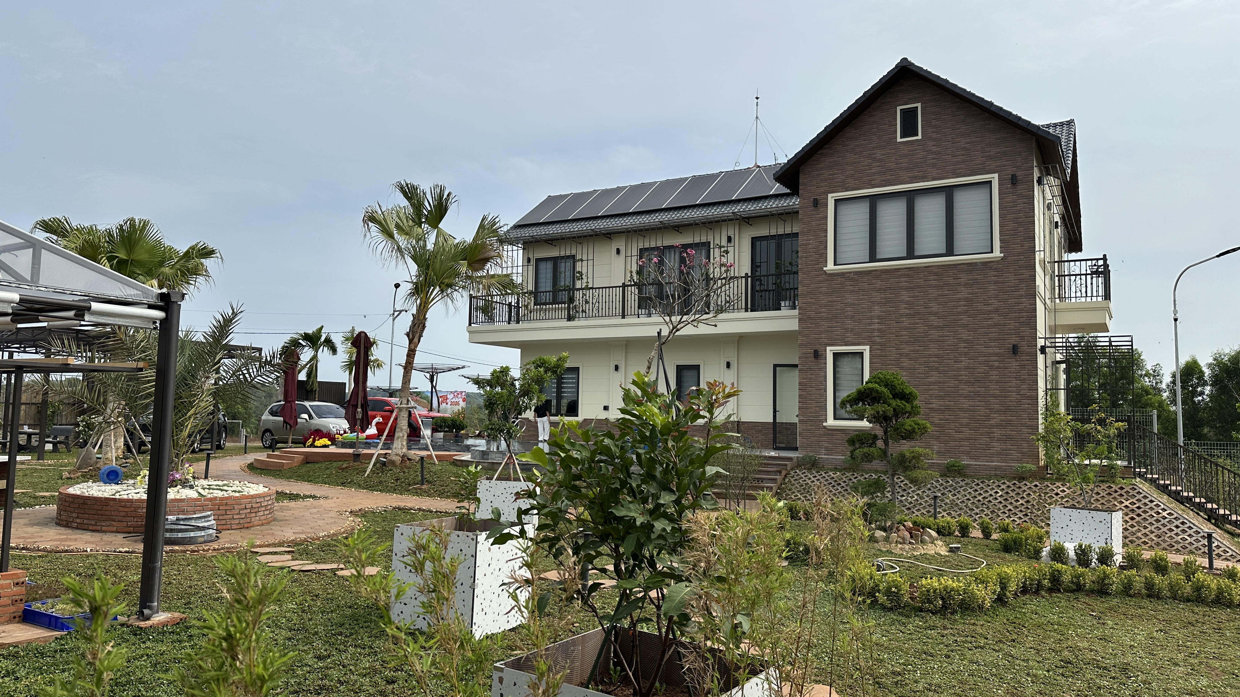 Tranquil Green Garden - Photo 2