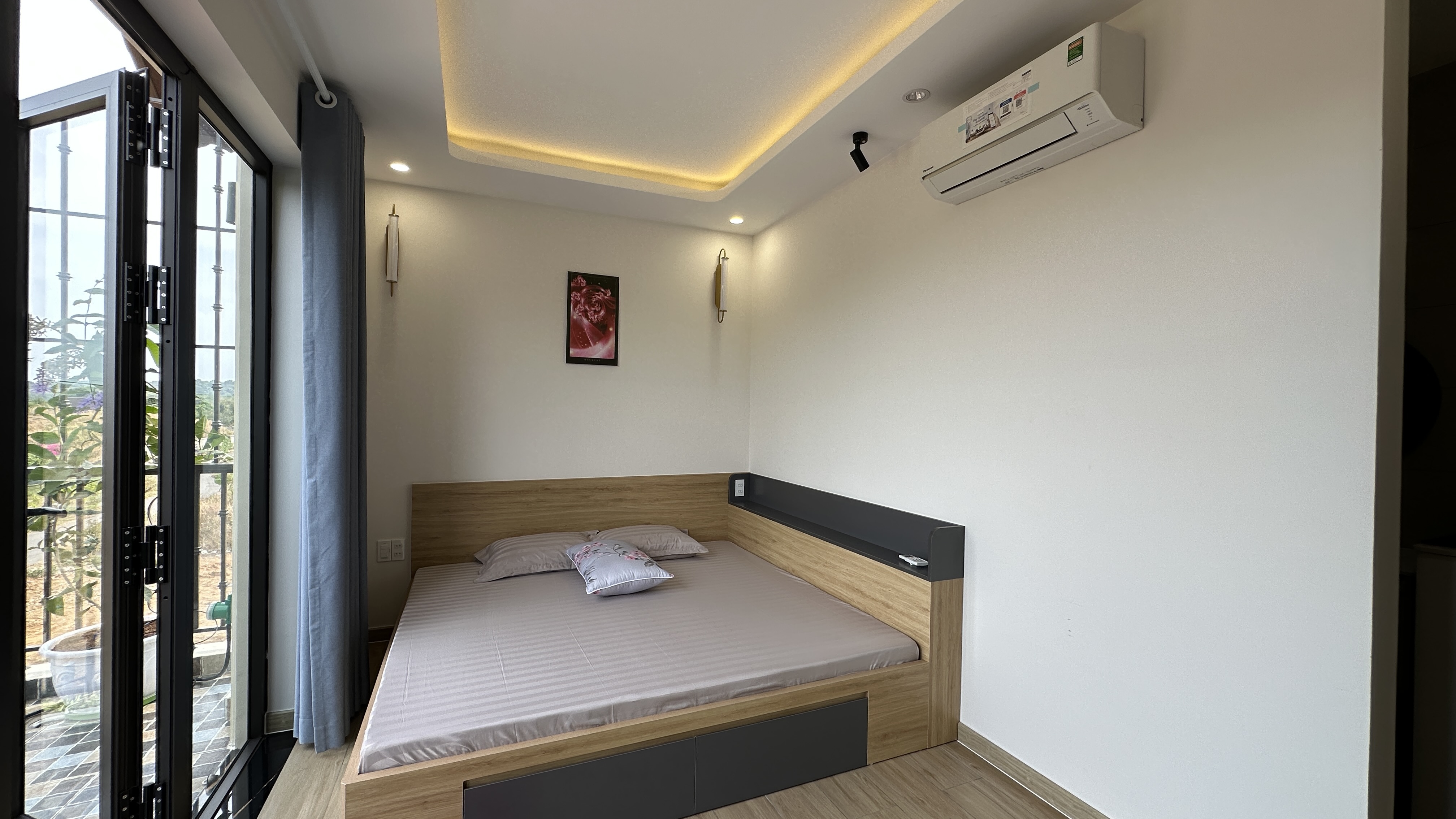 King Bedroom - Photo 2