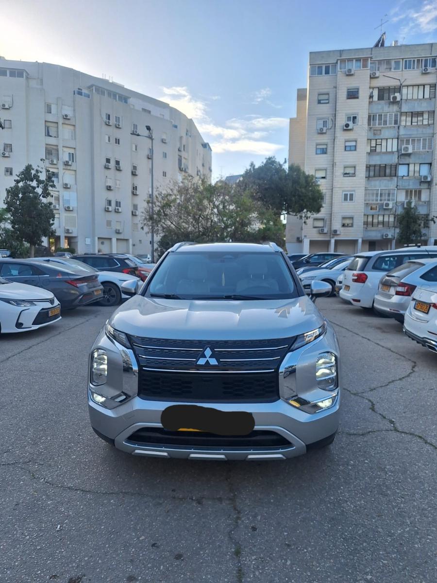 מיצובישי, אאוטלנדר, Instyle אוט' 7 מק' 2.5 (181 כ"ס) שנה 2024יד 12488 סמ״ק