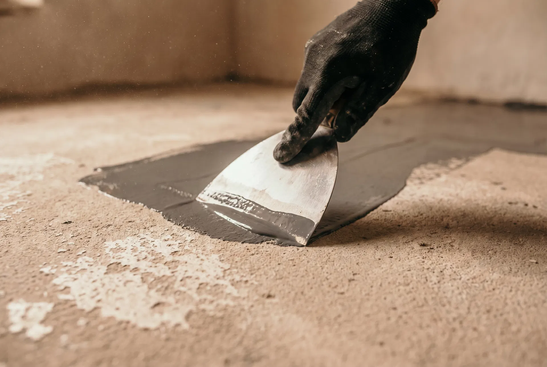 Substrate preparation for microcement application