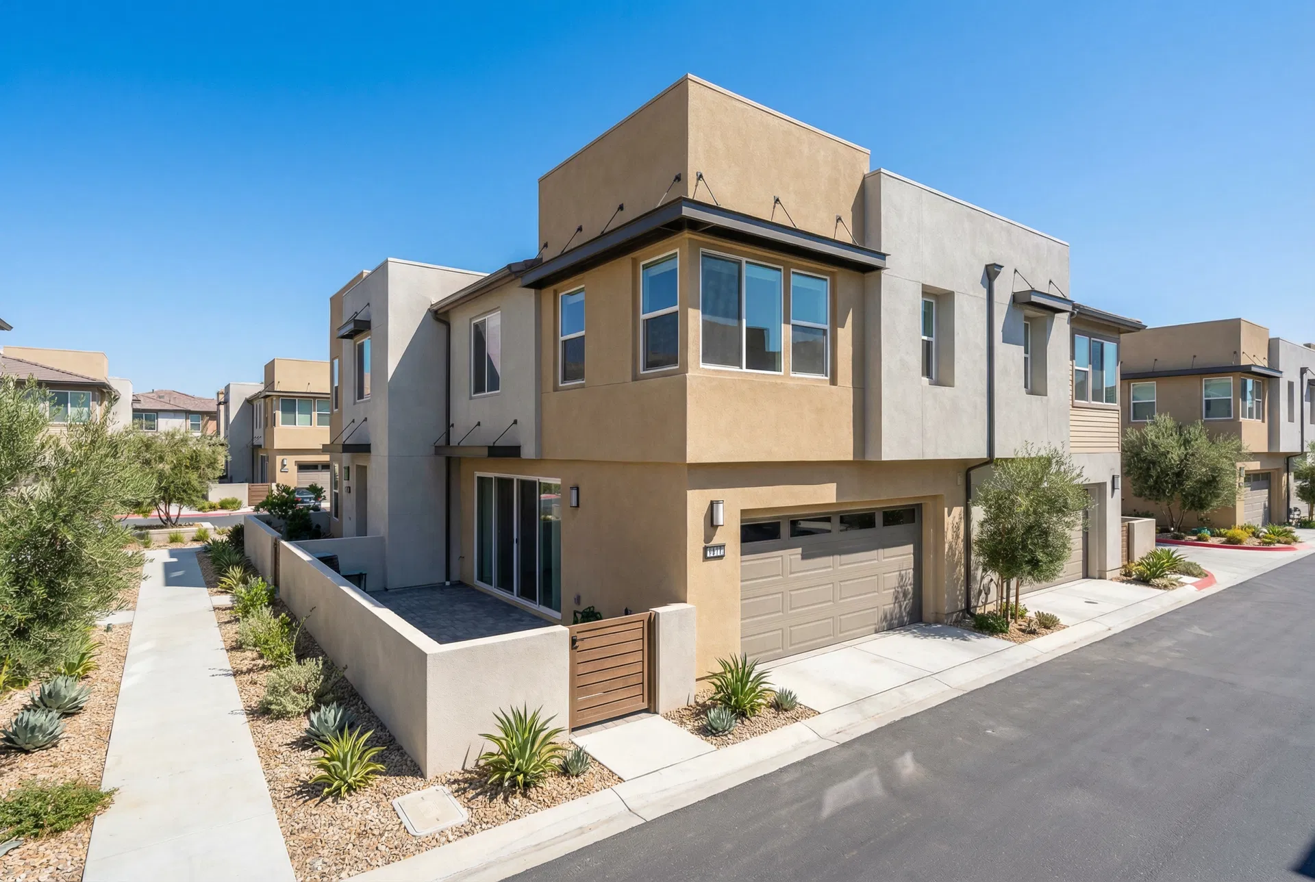 24111 Del Monte Dr Unit 3