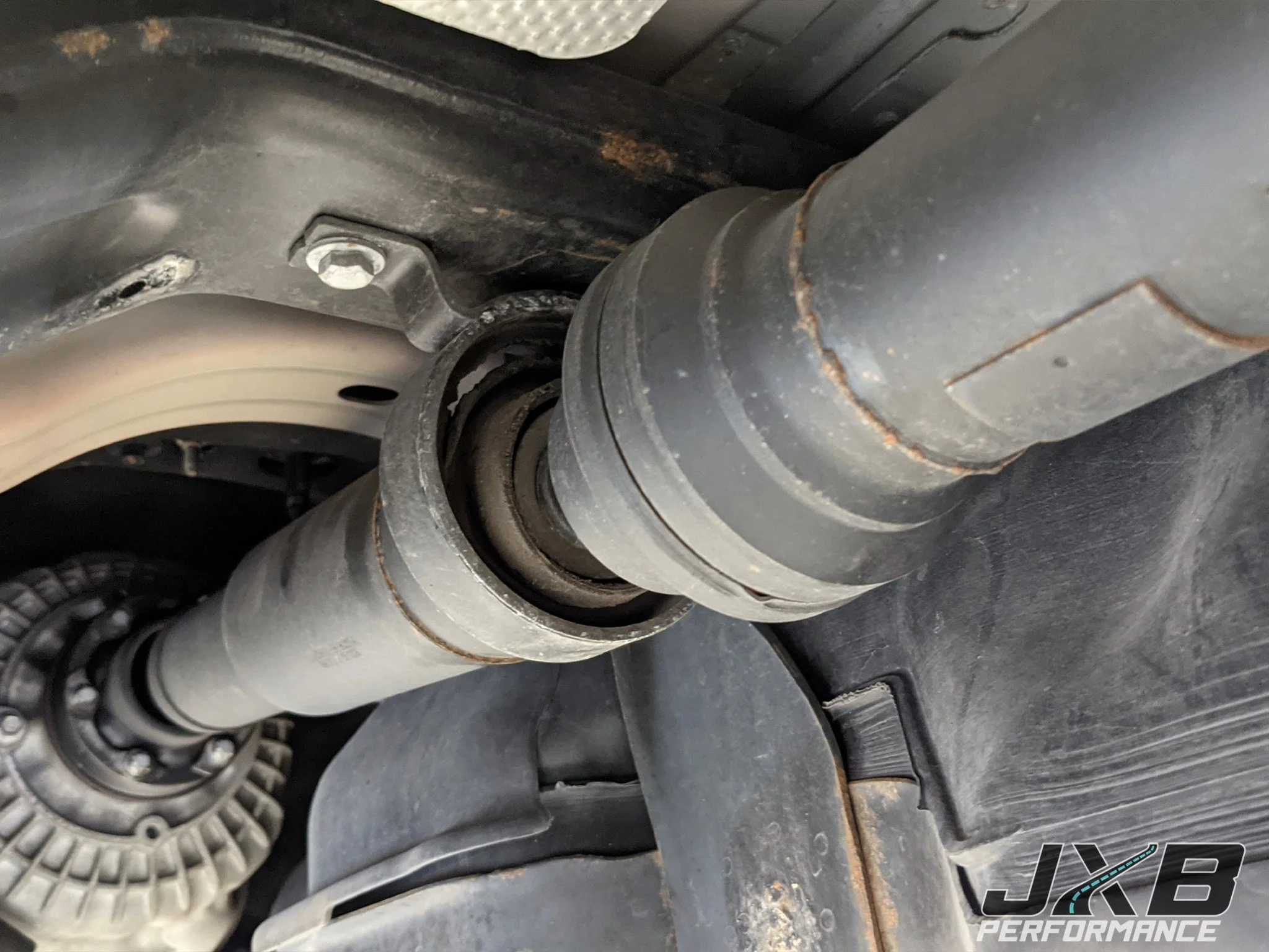 Land Rover L319 LR3/4, L319 Discovery3/4,  L320 Range Rover Sport Driveshaft Center Support Bearing Carrier Upgrade (LR301A0) thumbnail 3