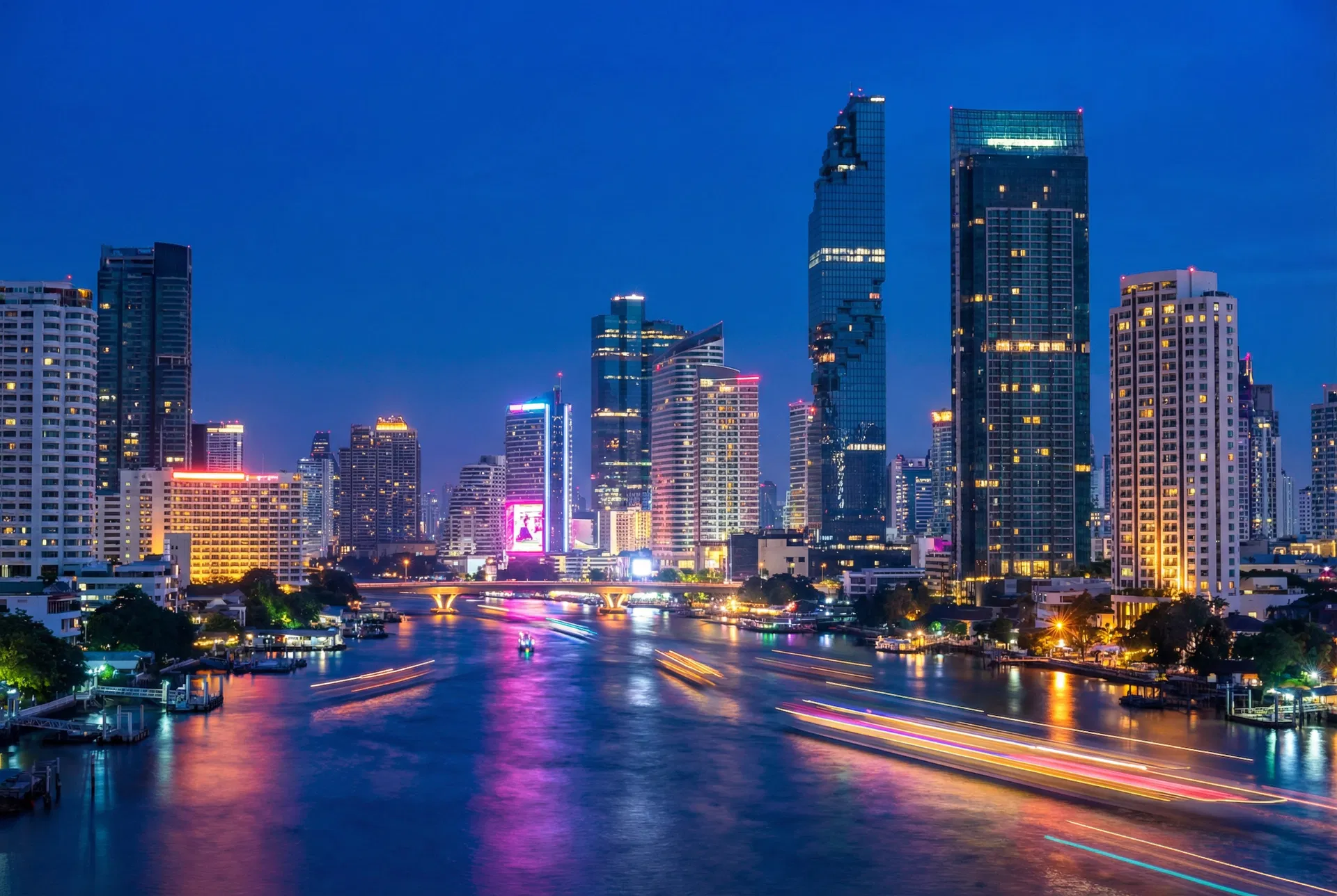 Skyline Bangkok la Nuit