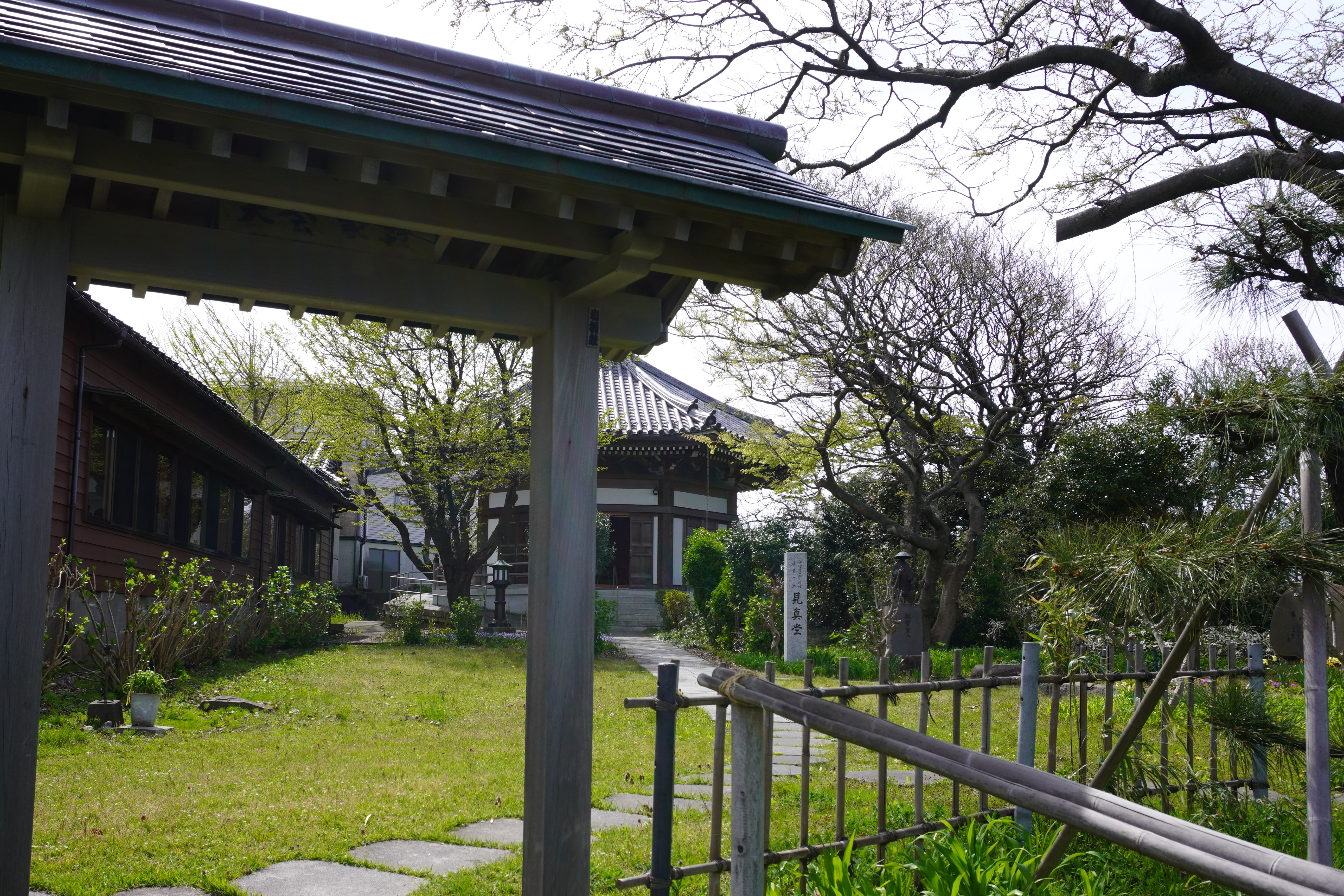 居多ヶ浜 見真堂