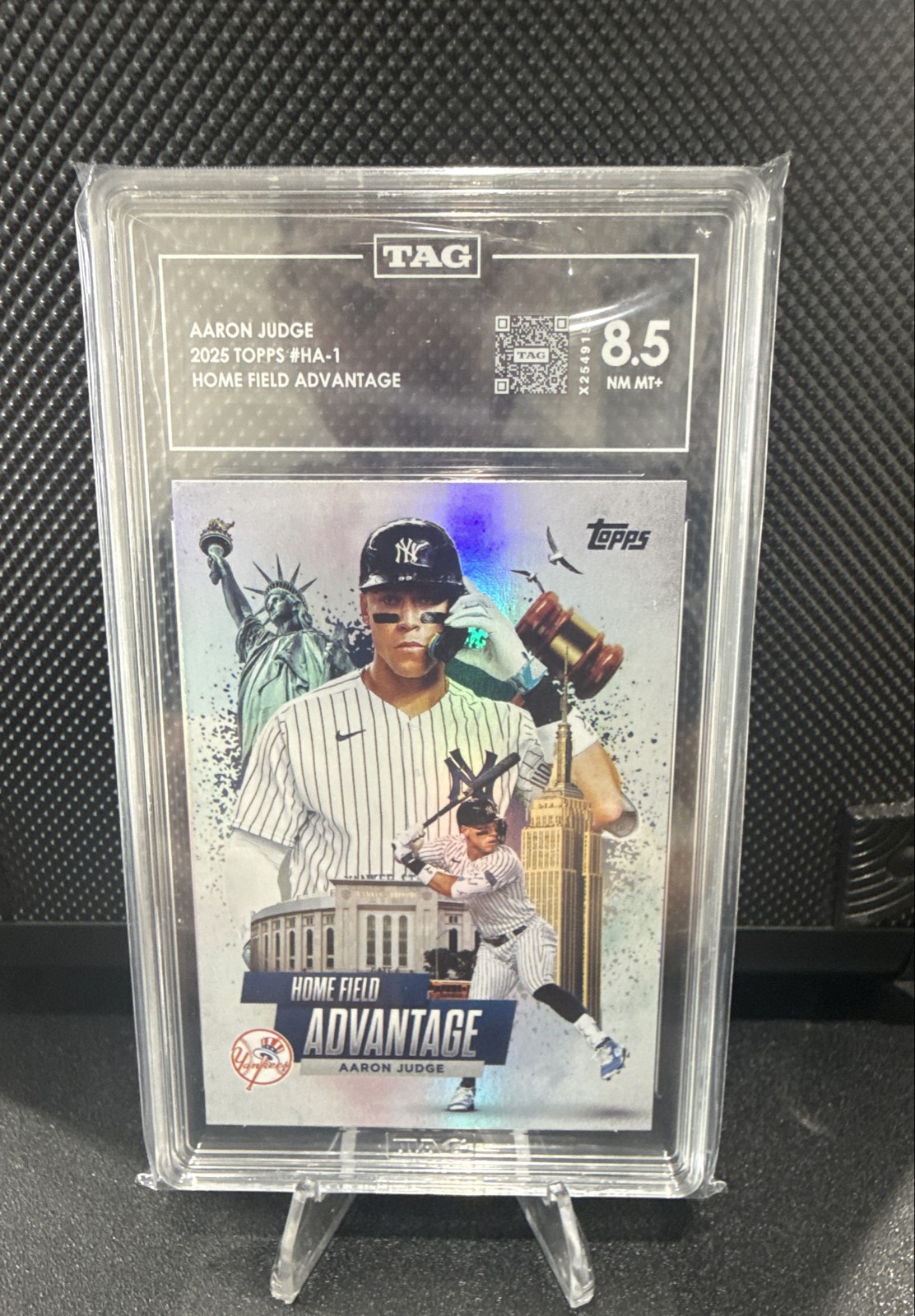 Aaron Judge Home Field Advantage Home Field Advantage Insert Near Mint - Trading Card Image