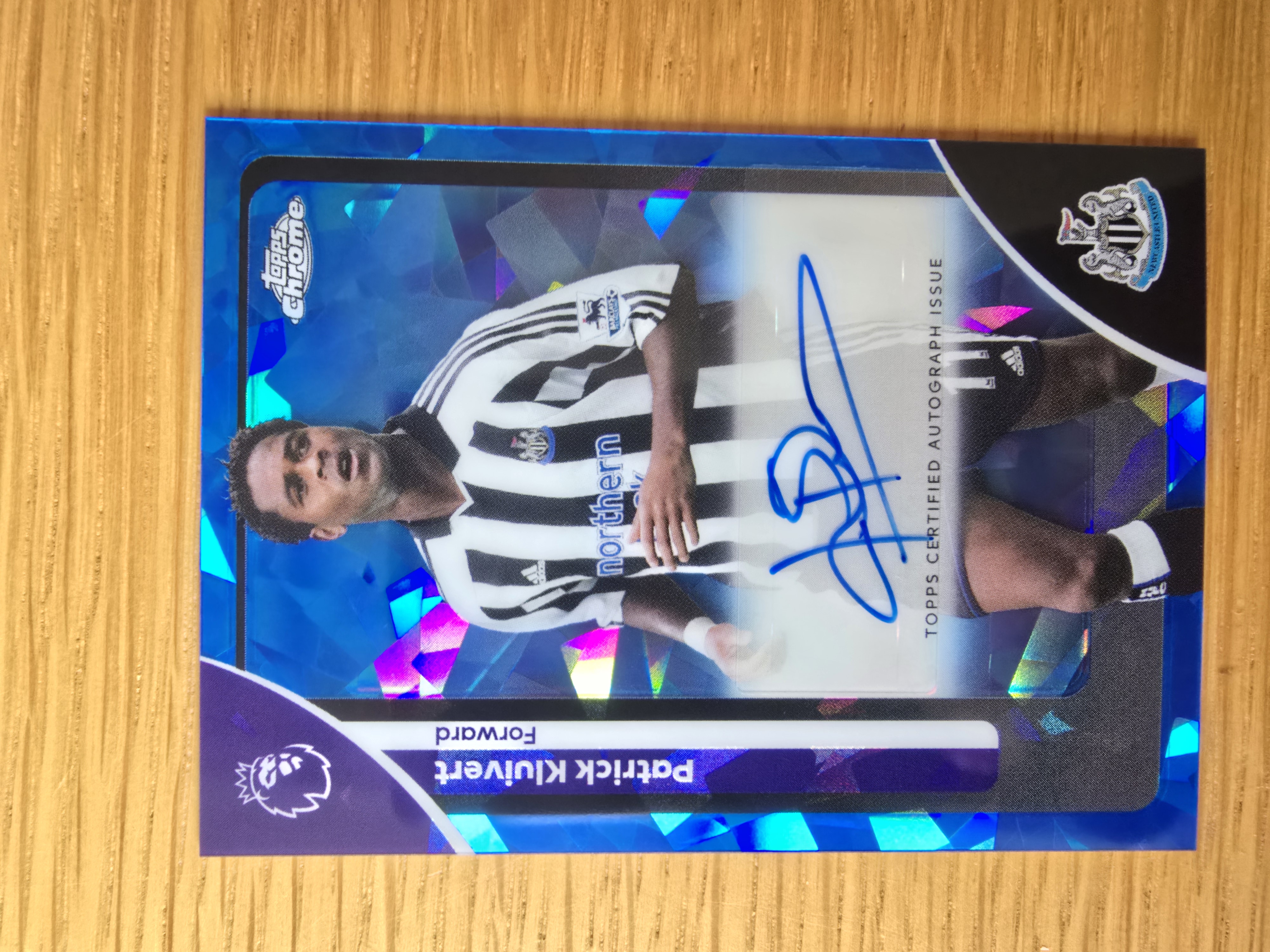 Patrick Kluivert Issue Blue Refractor Blue Refractor Autograph - Trading Card Image