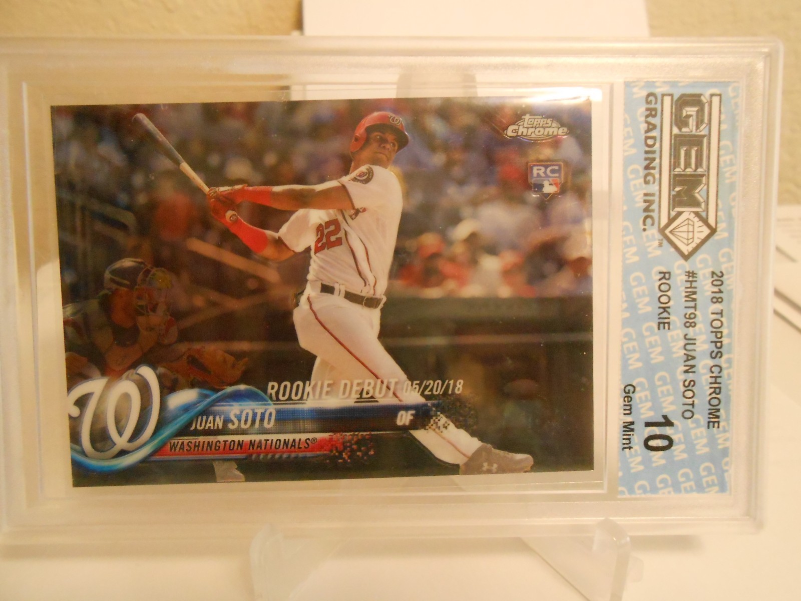 Juan Soto 2018 Topps Chrome Rookie Debut #HMT98 Base Gem Mint - Trading Card Image