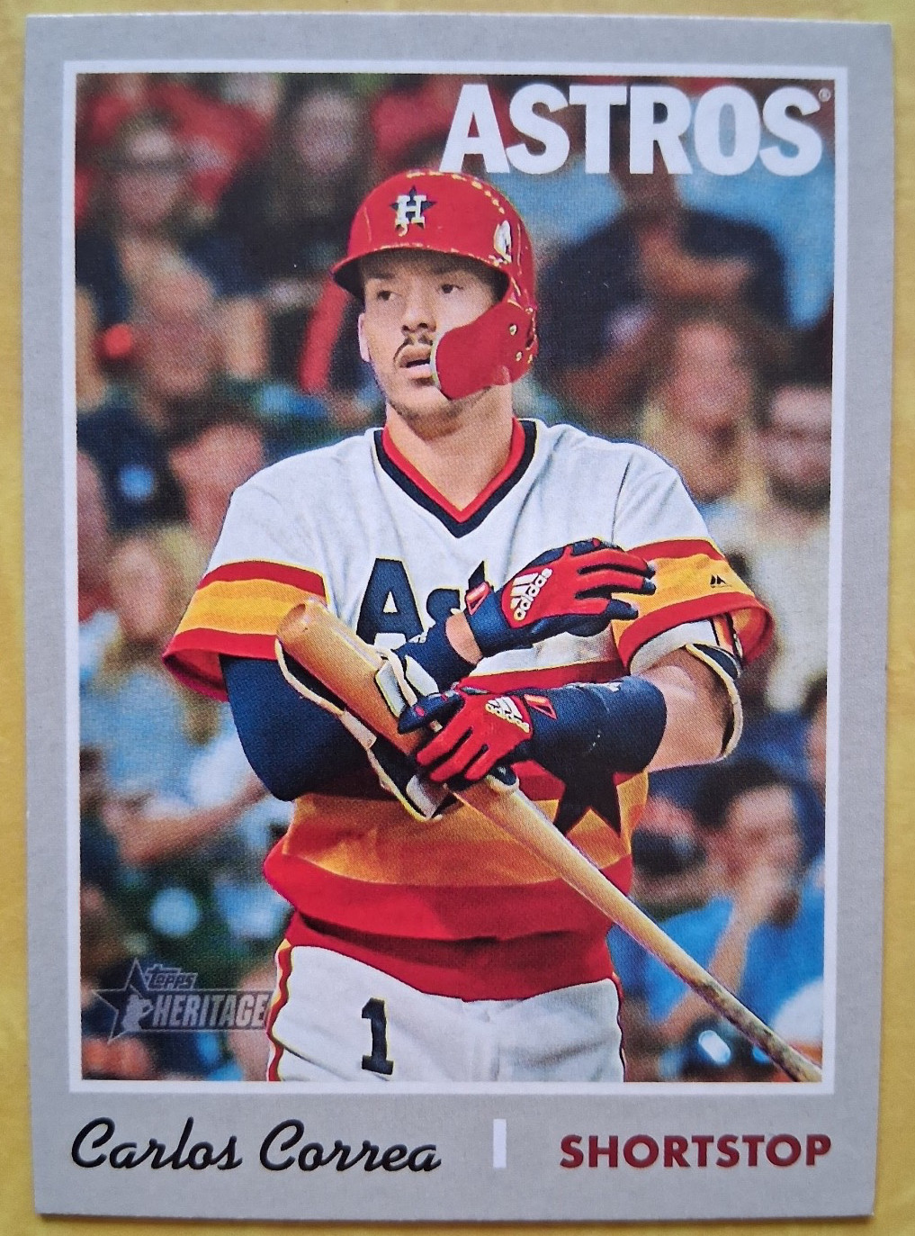 Carlos Correa 2024 Topps Heritage Base Base - Trading Card Image