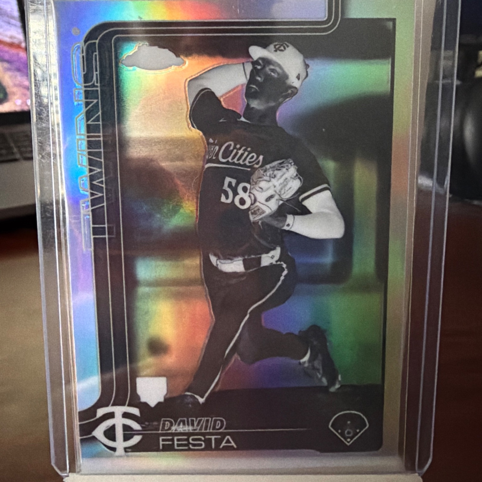David Festa - Topps Chrome Refractor Refractor - Trading Card Image