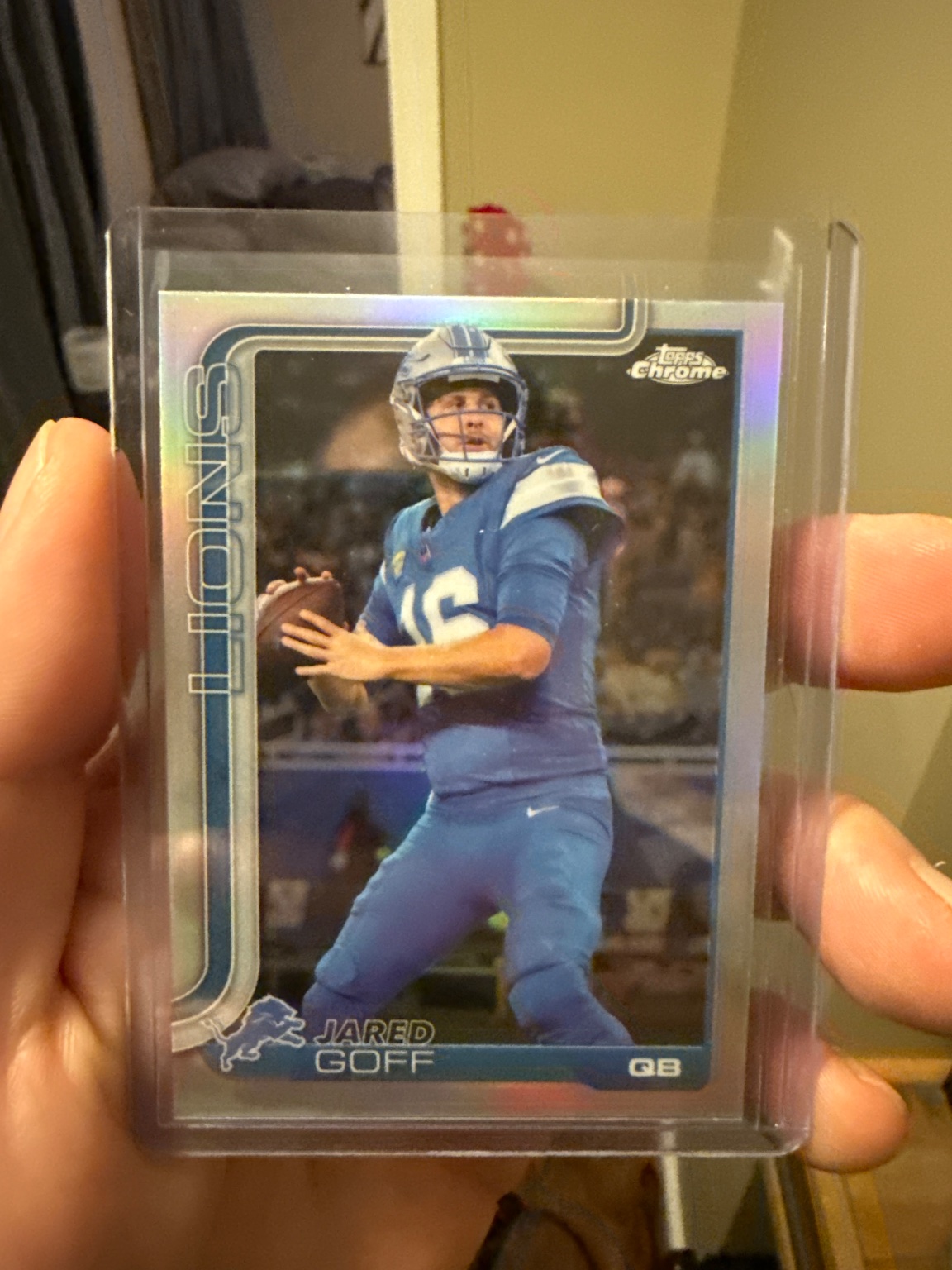 Jared Goff 2024 Topps Chrome Refractor Refractor - Trading Card Image