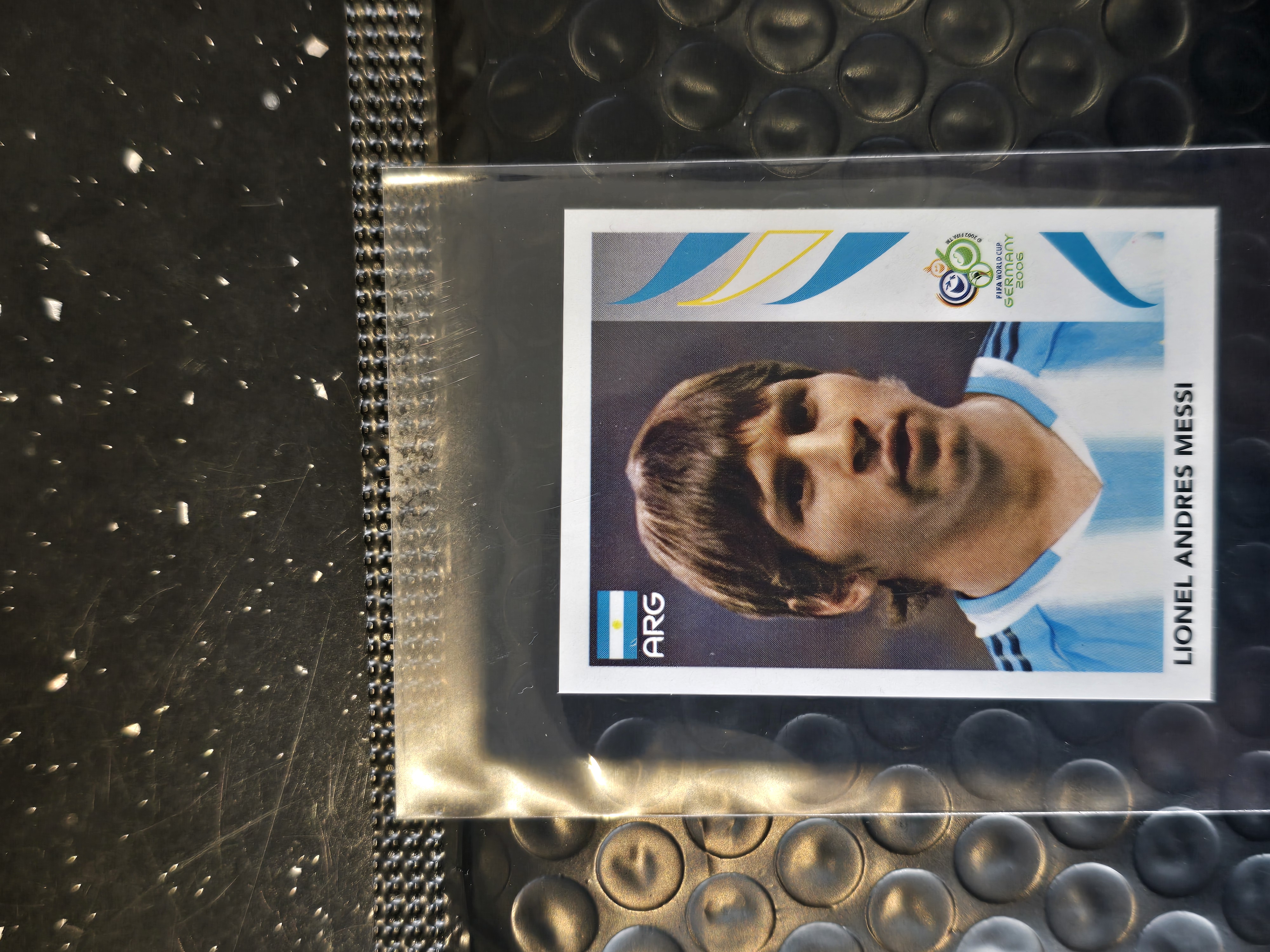 Lionel Messi #185 Base Sticker - Trading Card Image
