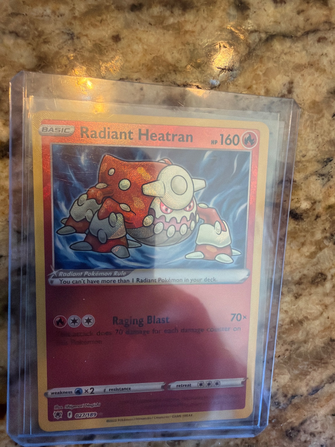 Radiant Heatran Holo - Trading Card Image
