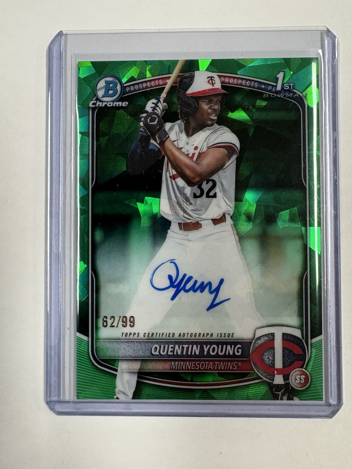 Quentin Young - 1st Bowman Chrome Prospects Green Shimmer Green Shimmer Refractor Autograph - Trading Card Image