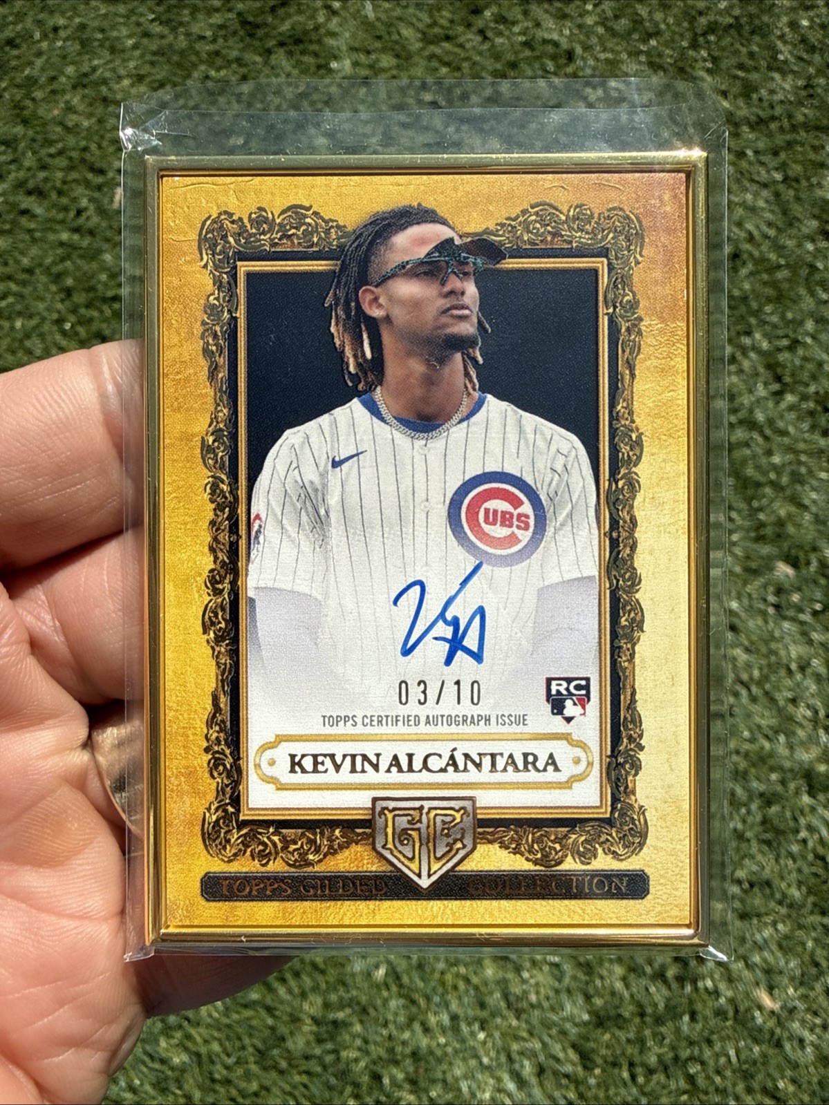 Kevin Alcántara Topps Gilded Collection Issue /10 Autograph Issue Gold /10 - Trading Card Image
