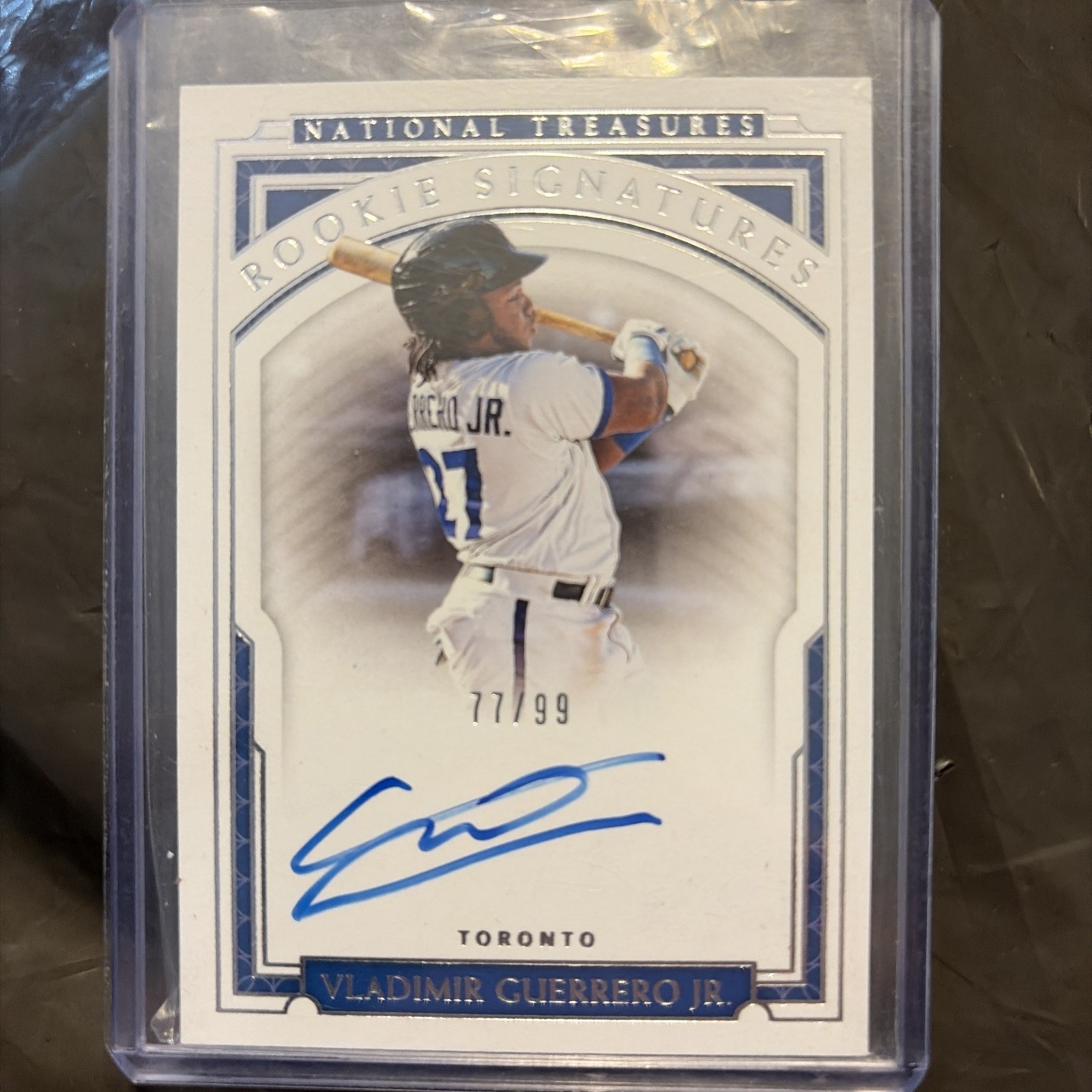 Vladimir Guerrero Jr. National Treasures Rookie Signatures /99 Rookie Signatures Auto /99 - Trading Card Image