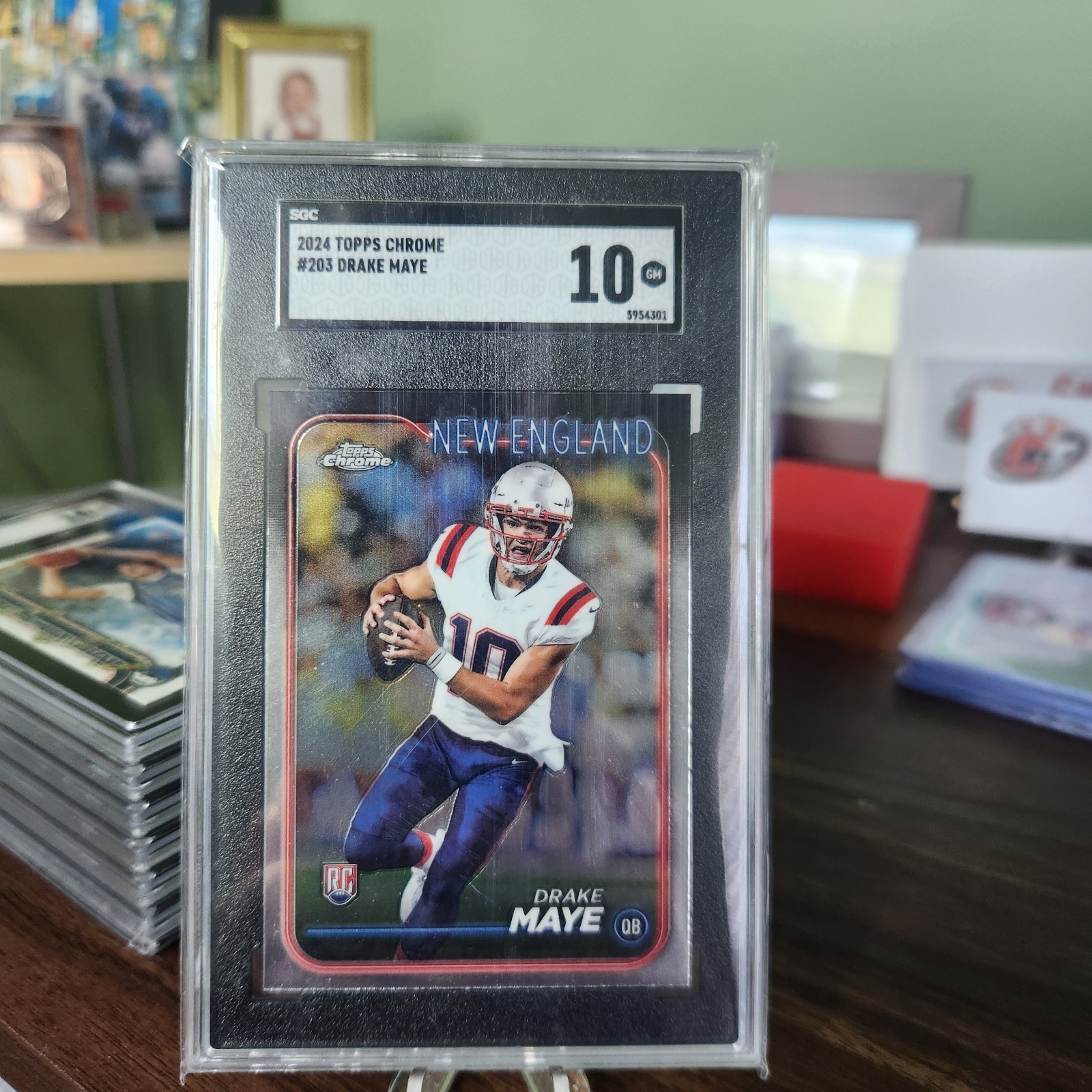 Drake Maye 2024 Topps Chrome Base Rookie Base Gem Mint - Trading Card Image