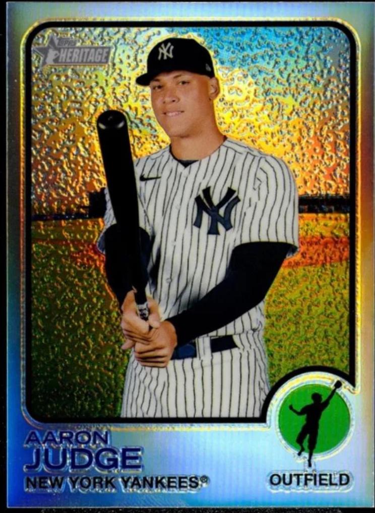 Aaron Judge - Topps Heritage Chrome Refractor Chrome Refractor - Trading Card Image