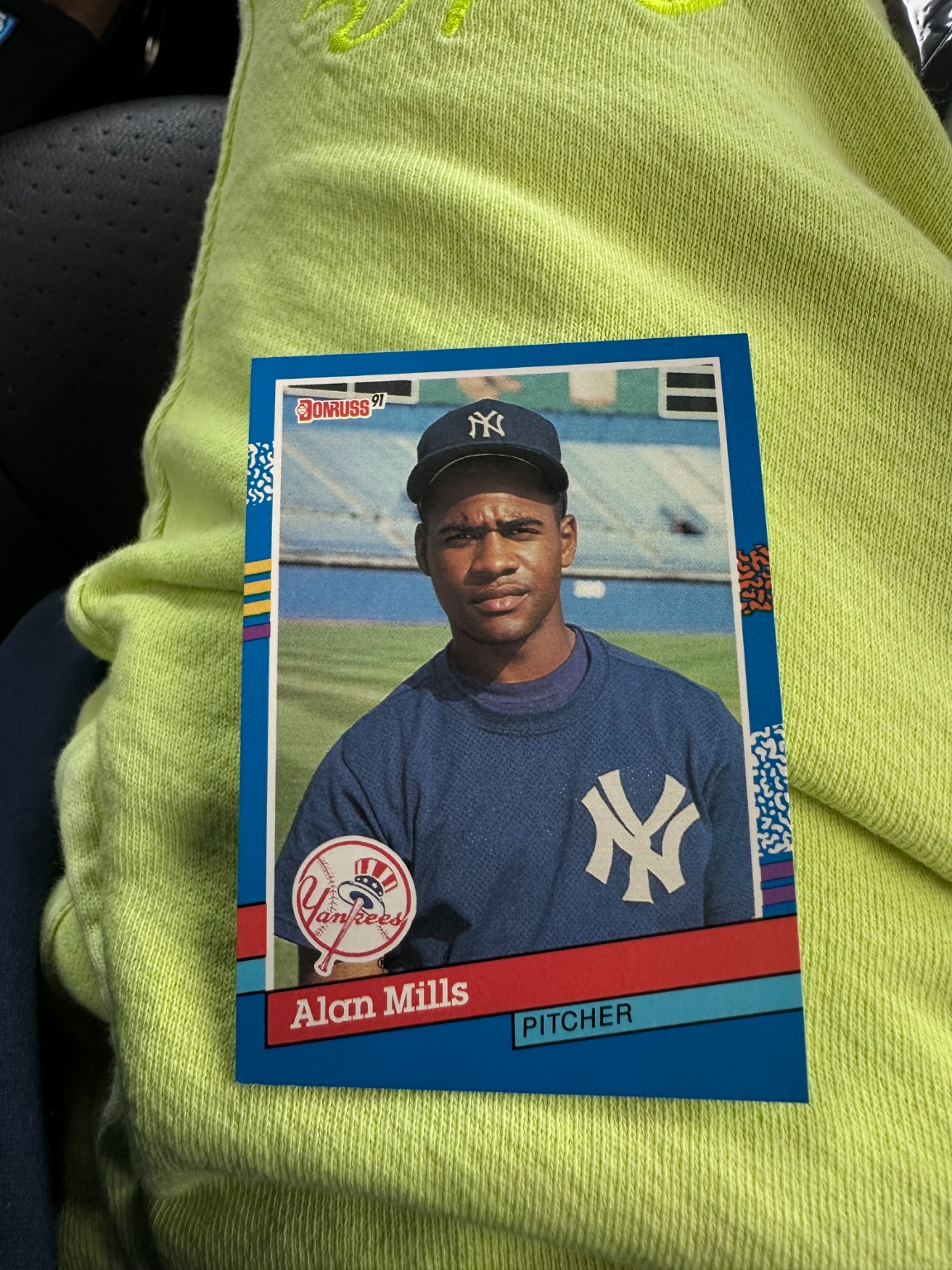Alan Mills Base - Trading Card Image