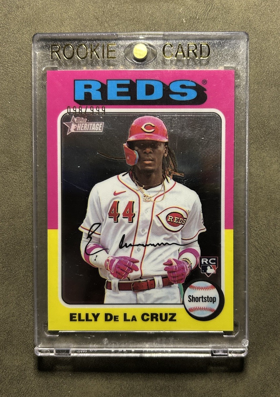 Elly De La Cruz 2023 Topps Heritage Rookie Card Pink Refractor /999 Pink Refractor - Trading Card Image
