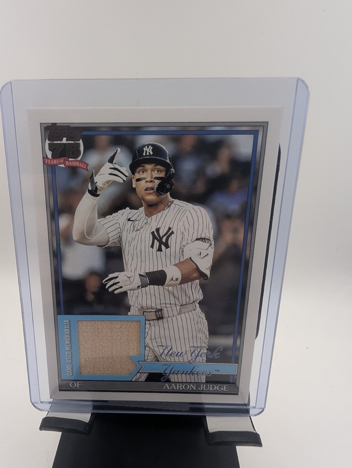 Aaron Judge Game-Used Memorabilia Base Material - Trading Card Image