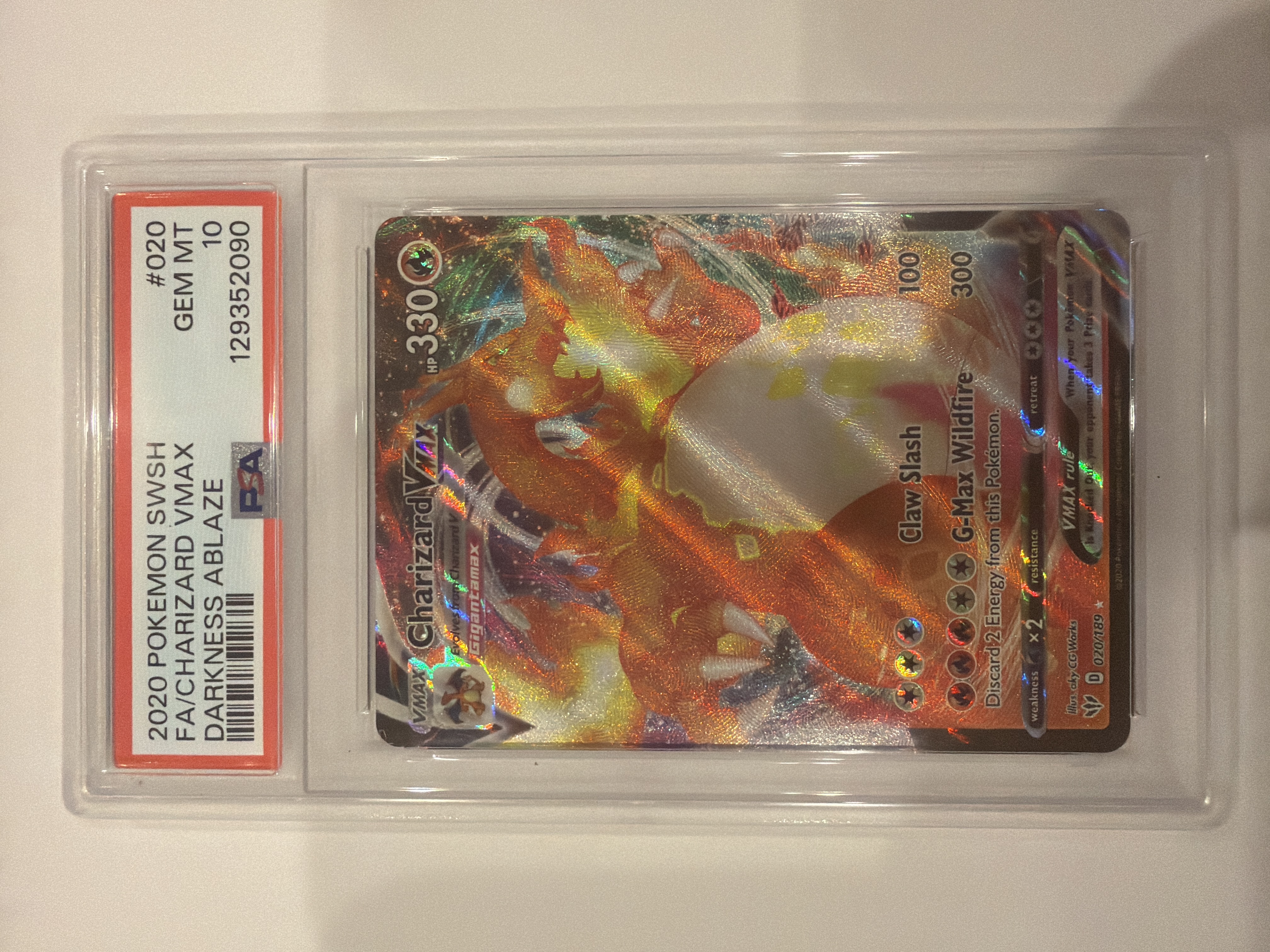 Charizard VMAX Full Art VMAX Gem Mint - Trading Card Image