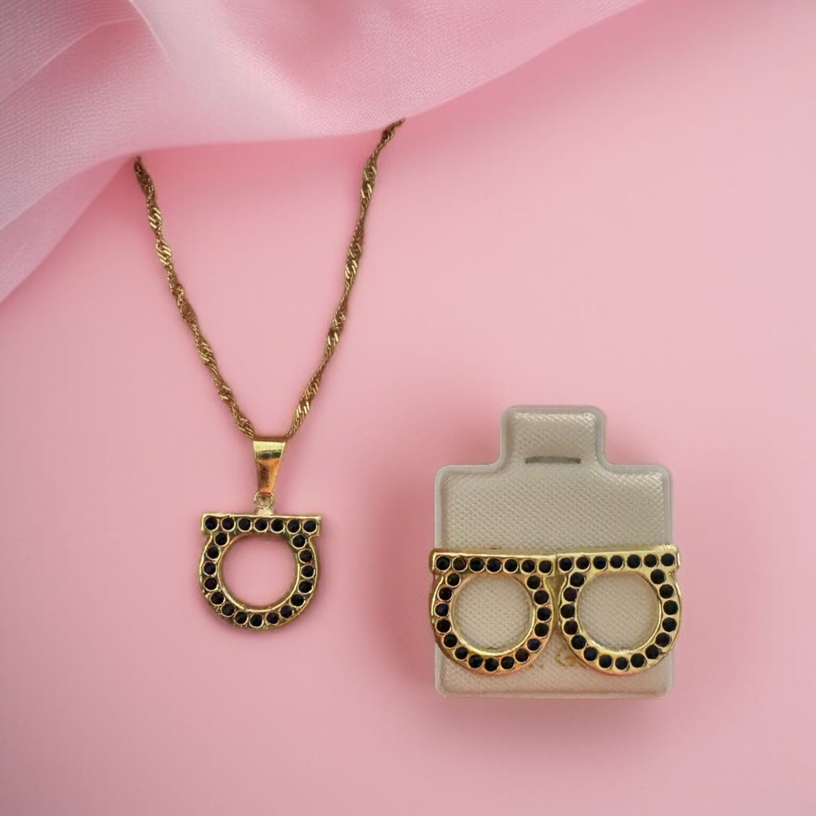 FERRAGAMO GRANDE CPP (NEGRO)