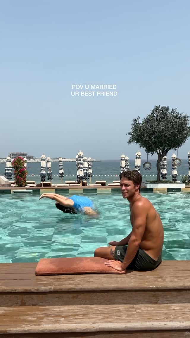 When we get alone time and we remember we’re best friends hahah love u @tbeesto