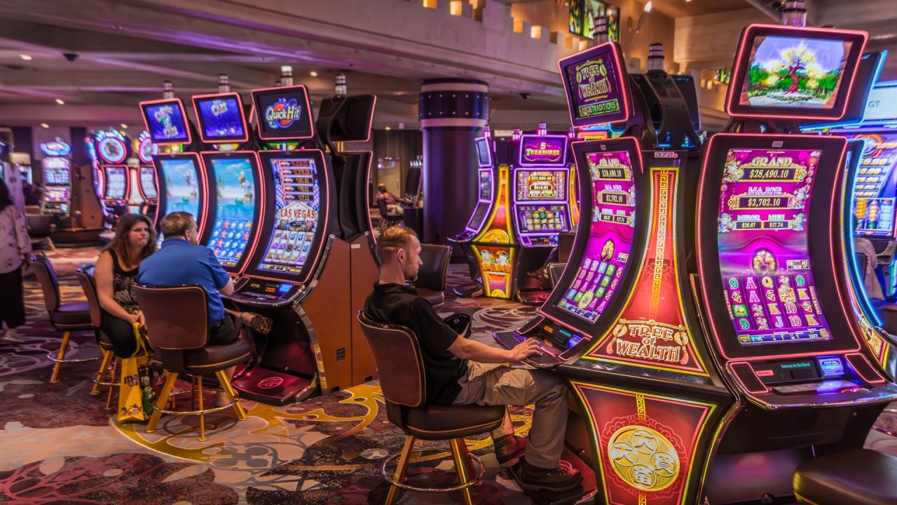 Senatul adoptă noi restricții împotriva jocurilor de noroc