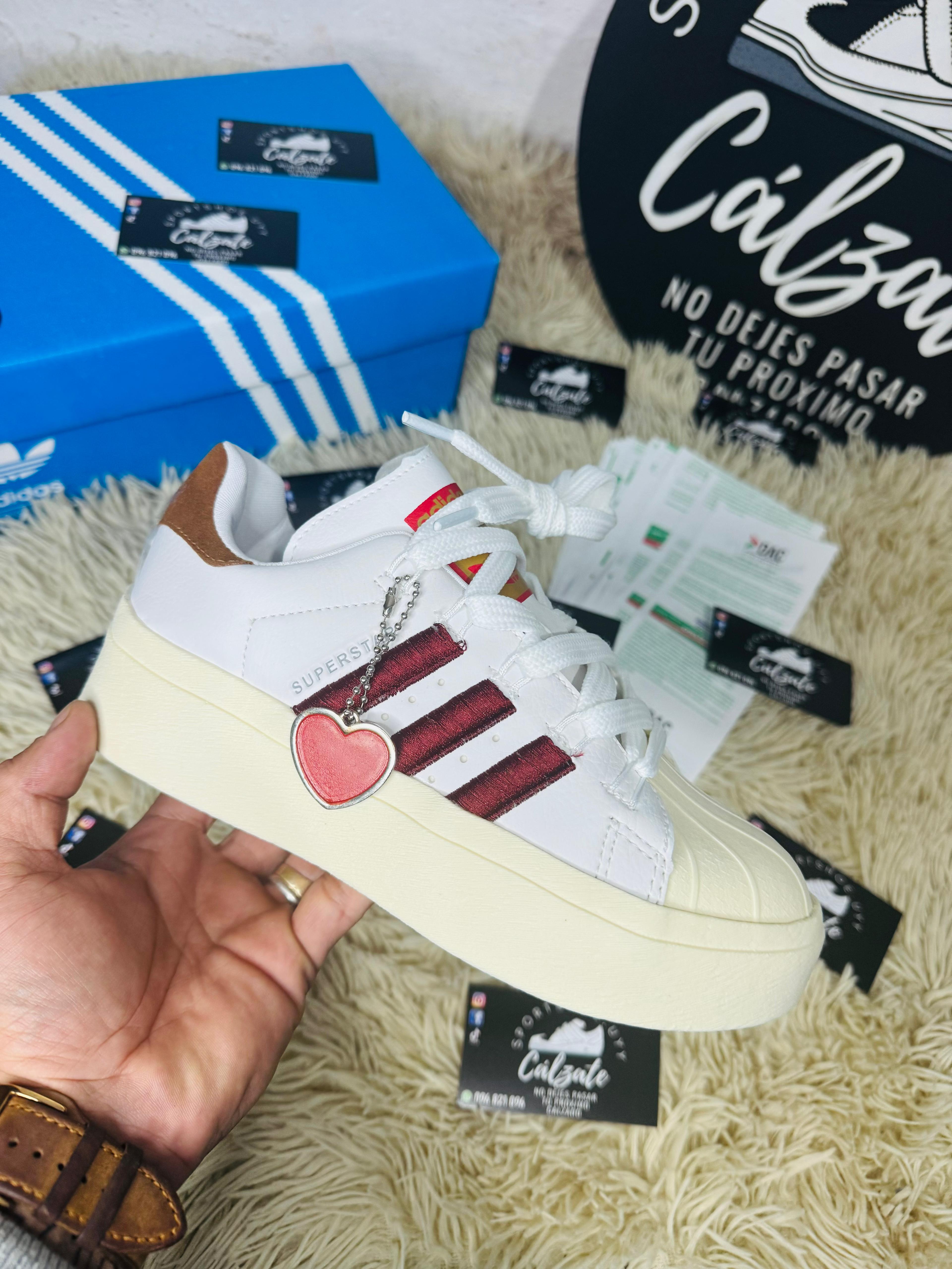 Adudas Bonega - Blanco Bordo 